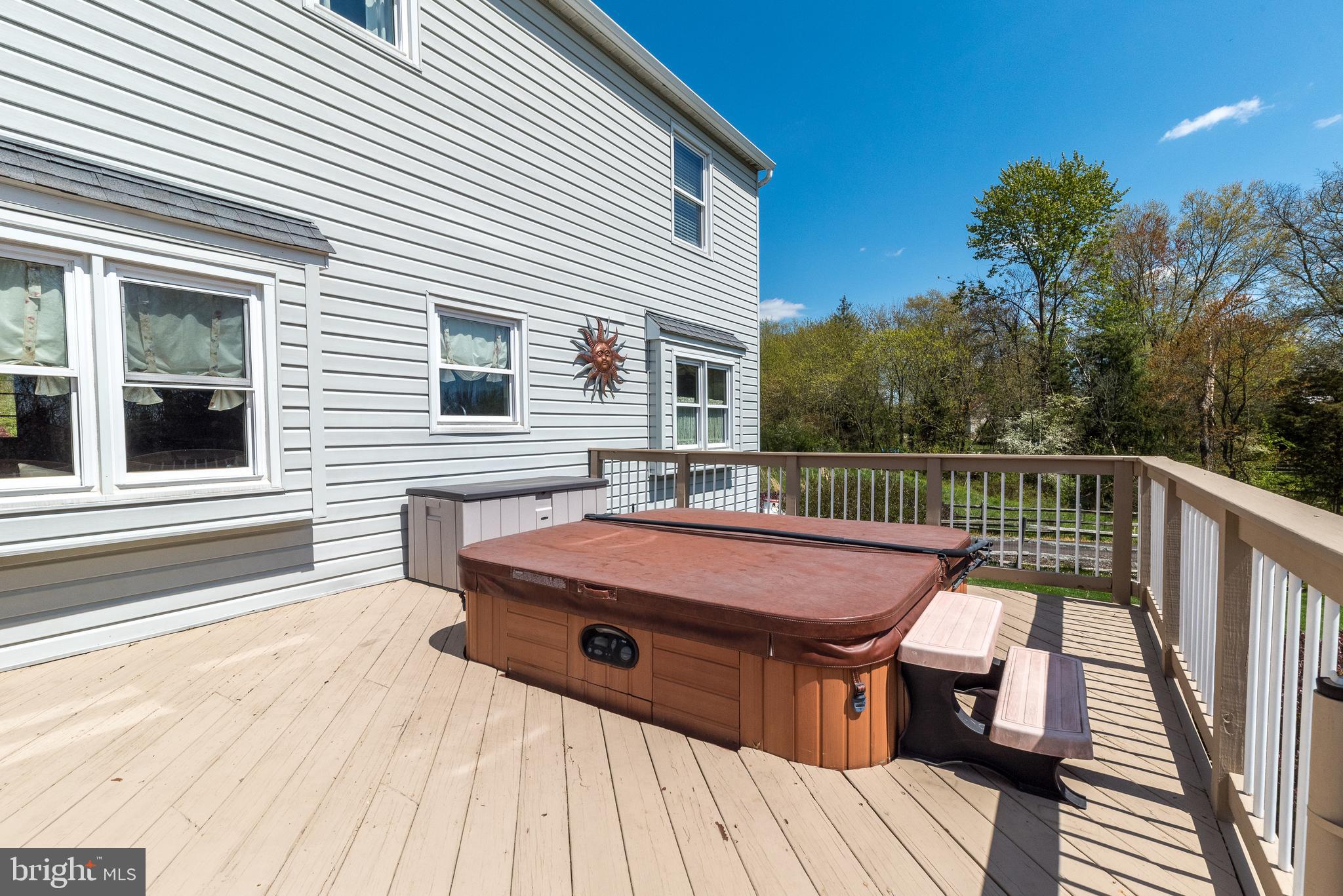 16 Marshall Cir
