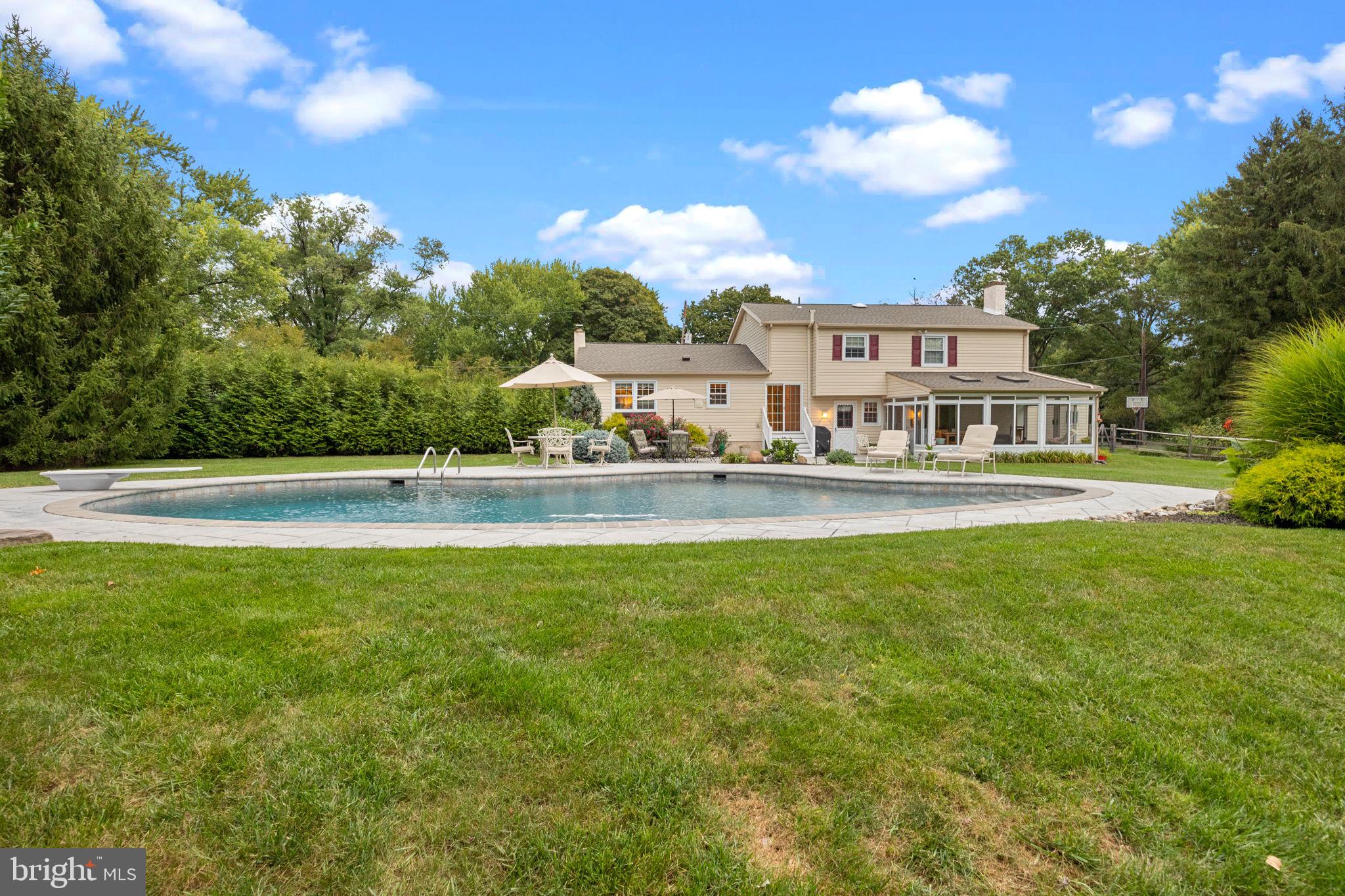 65 Shady Springs Dr