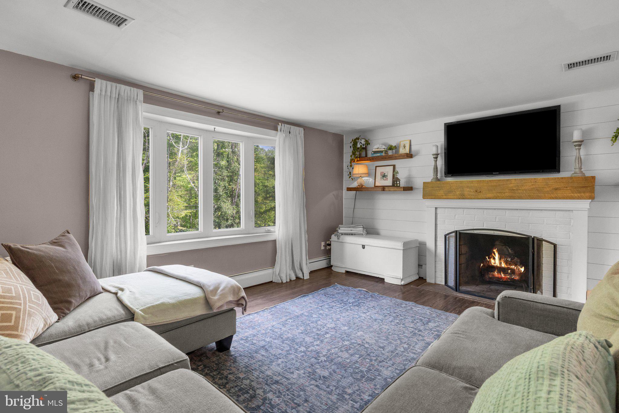 734 Skunk Hollow Rd