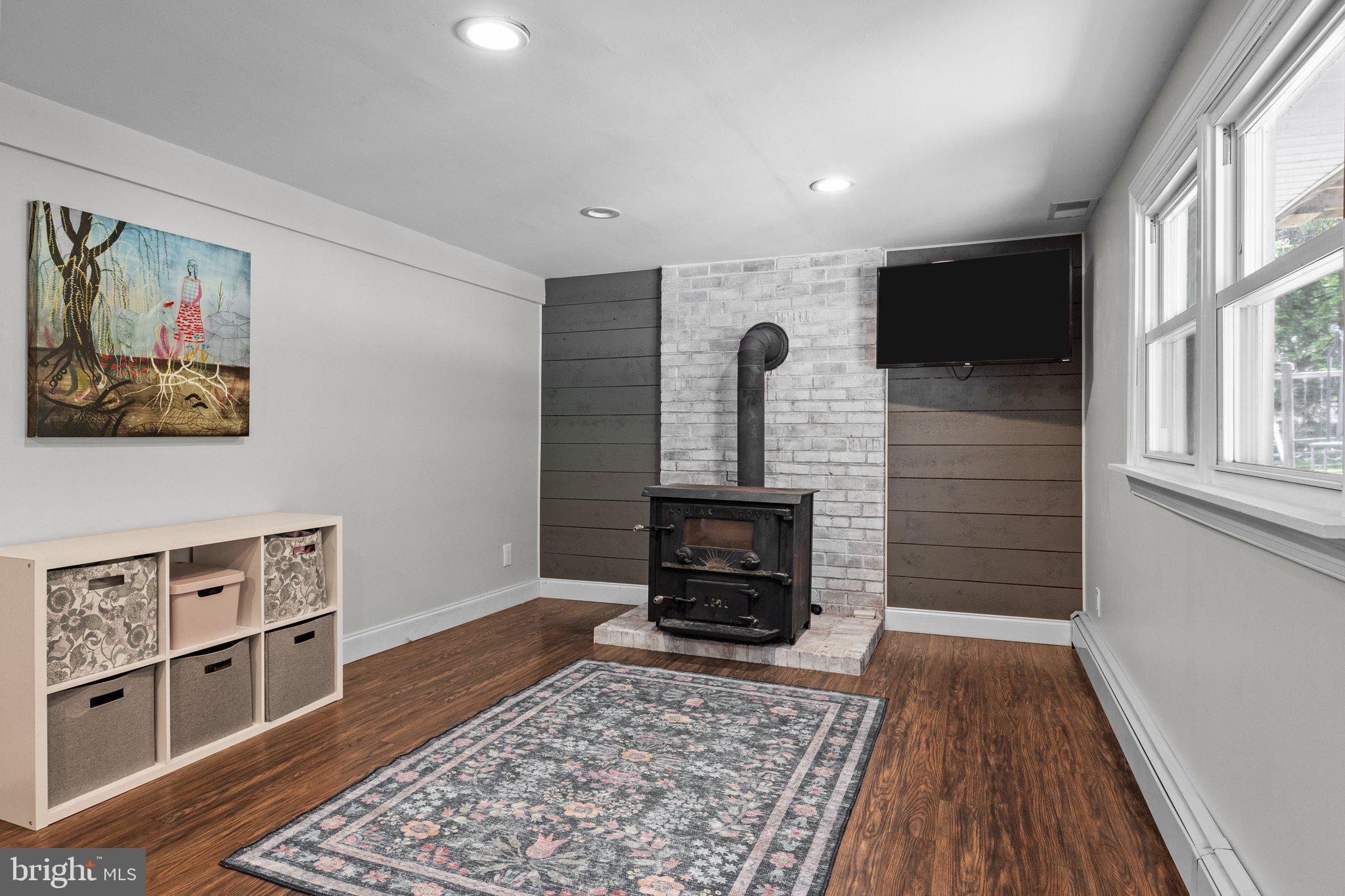 734 Skunk Hollow Rd