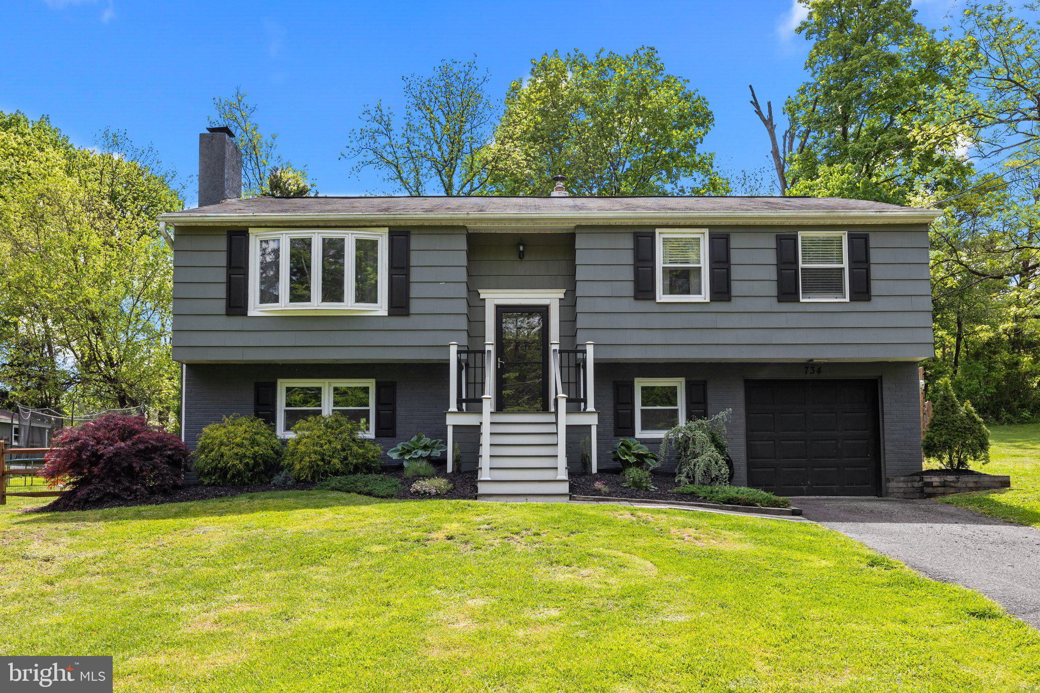 734 Skunk Hollow Rd