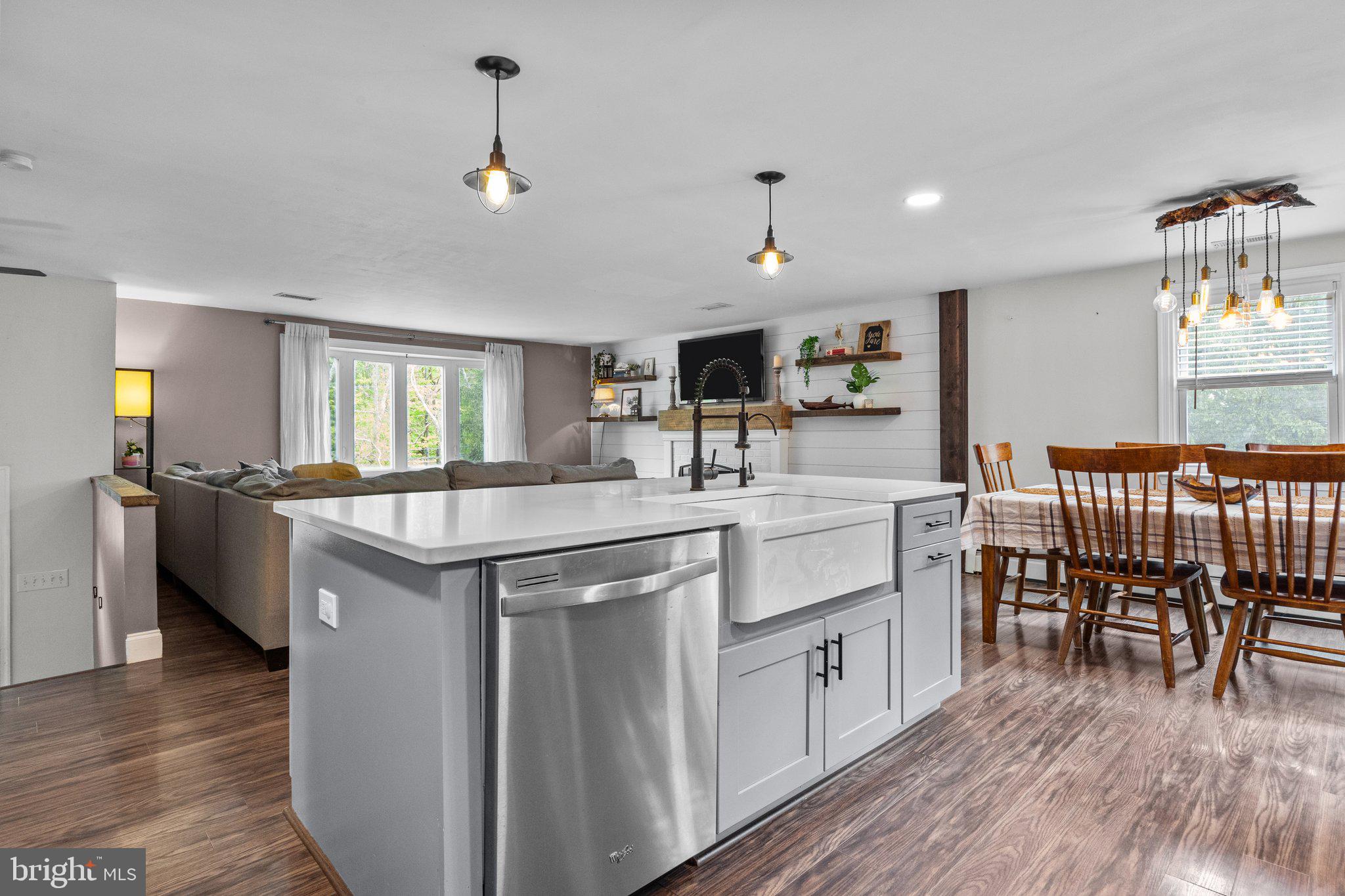734 Skunk Hollow Rd