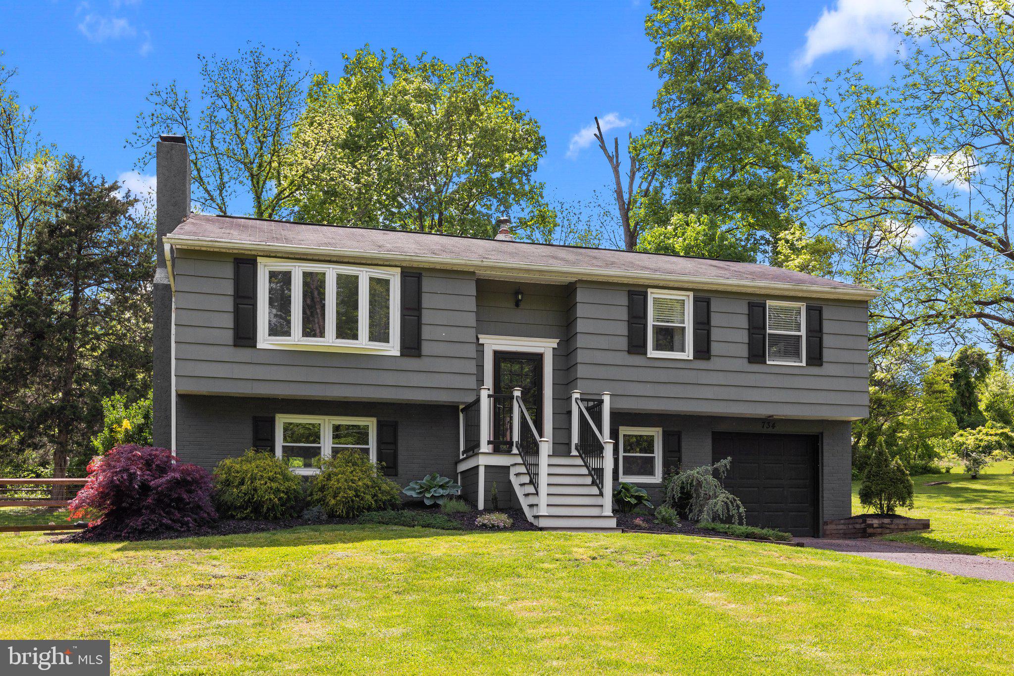 734 Skunk Hollow Rd