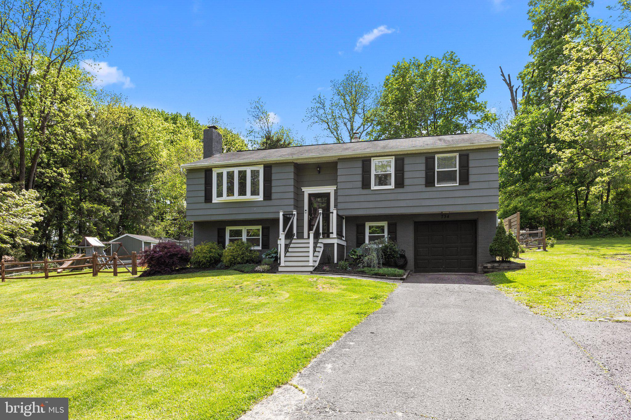 734 Skunk Hollow Rd