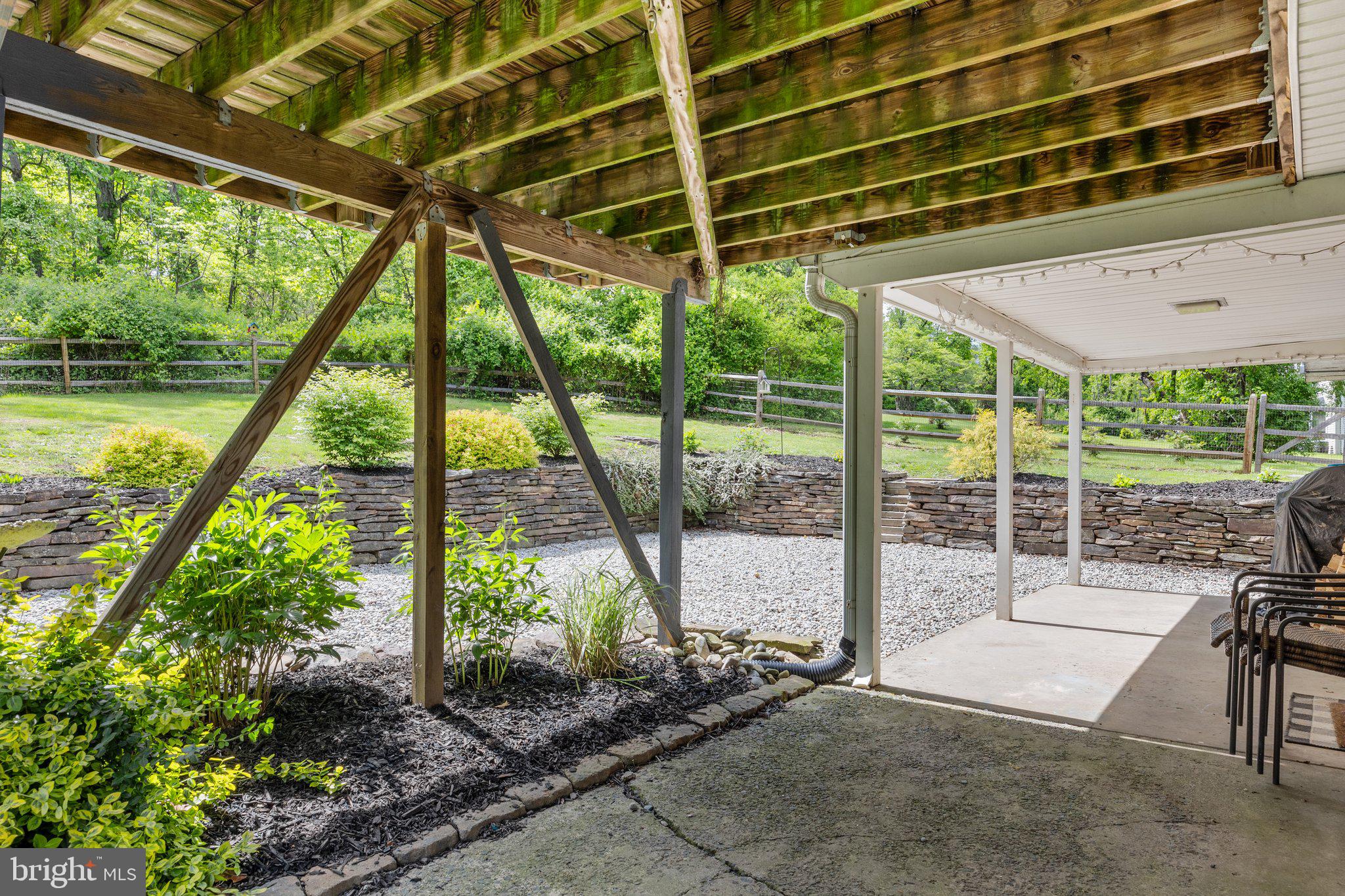 734 Skunk Hollow Rd