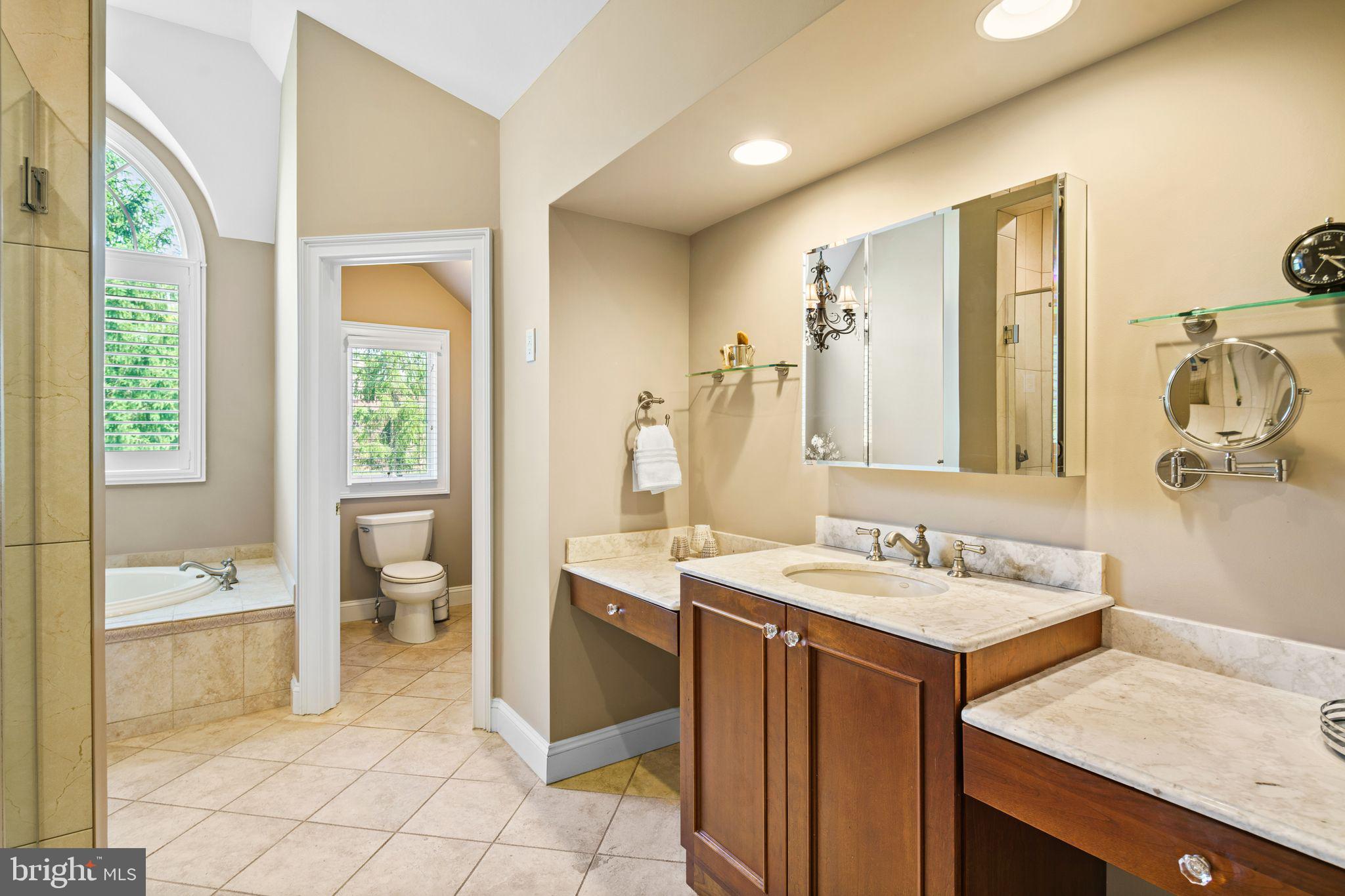 2209 Corson Ln