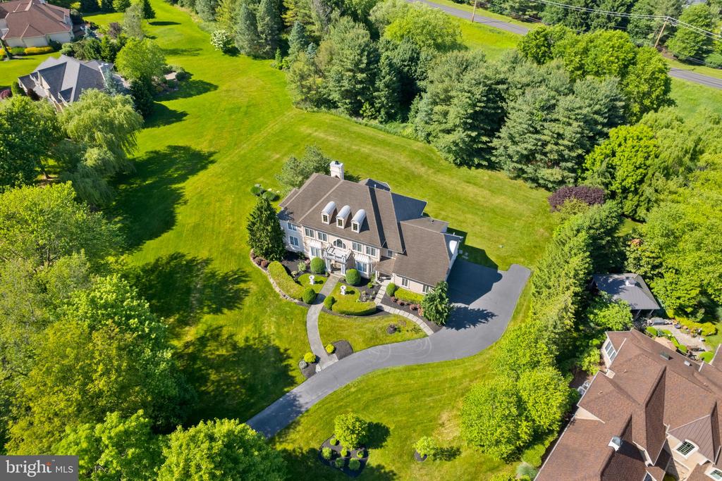2209 Corson Ln