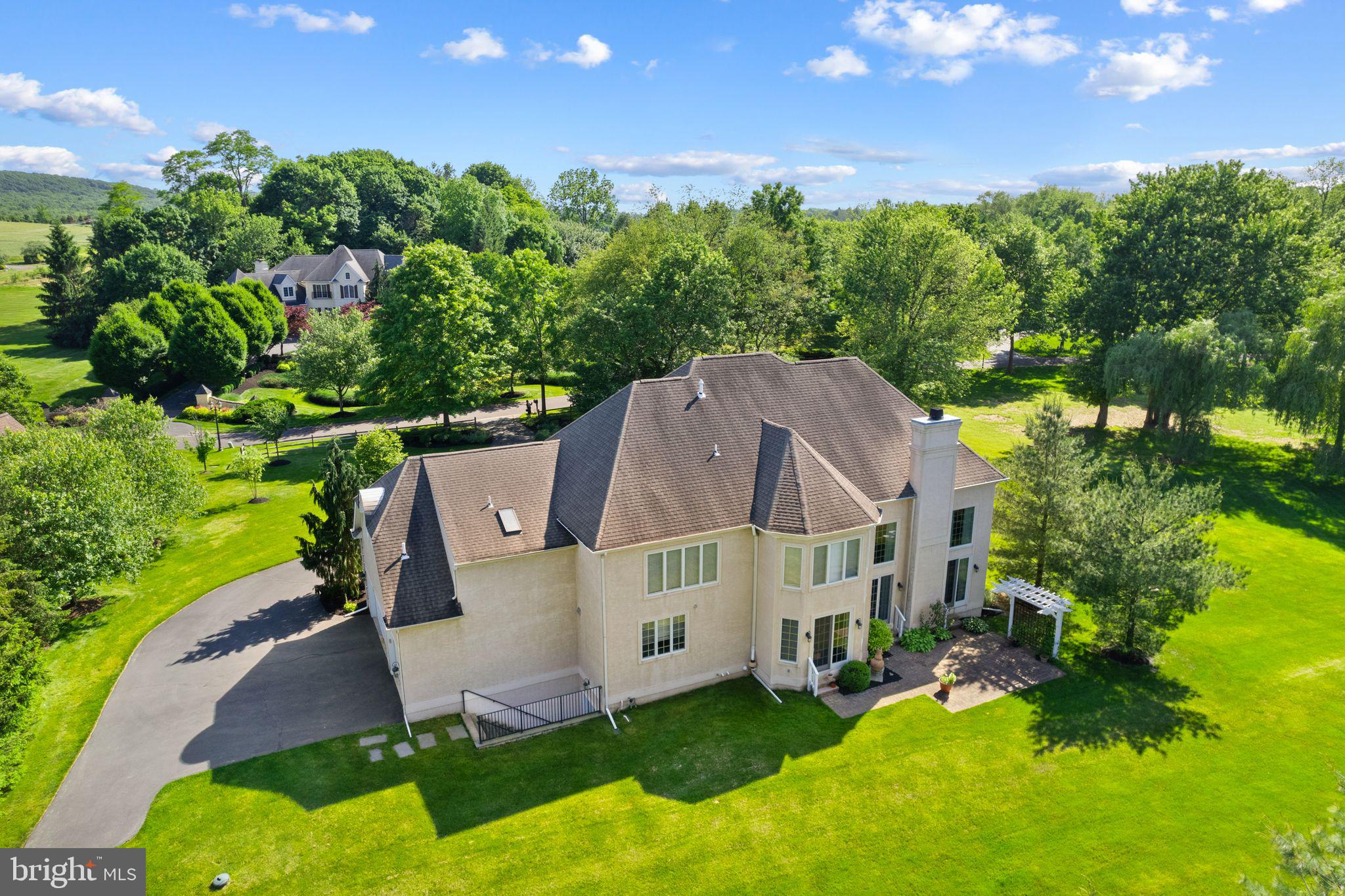 2209 Corson Ln