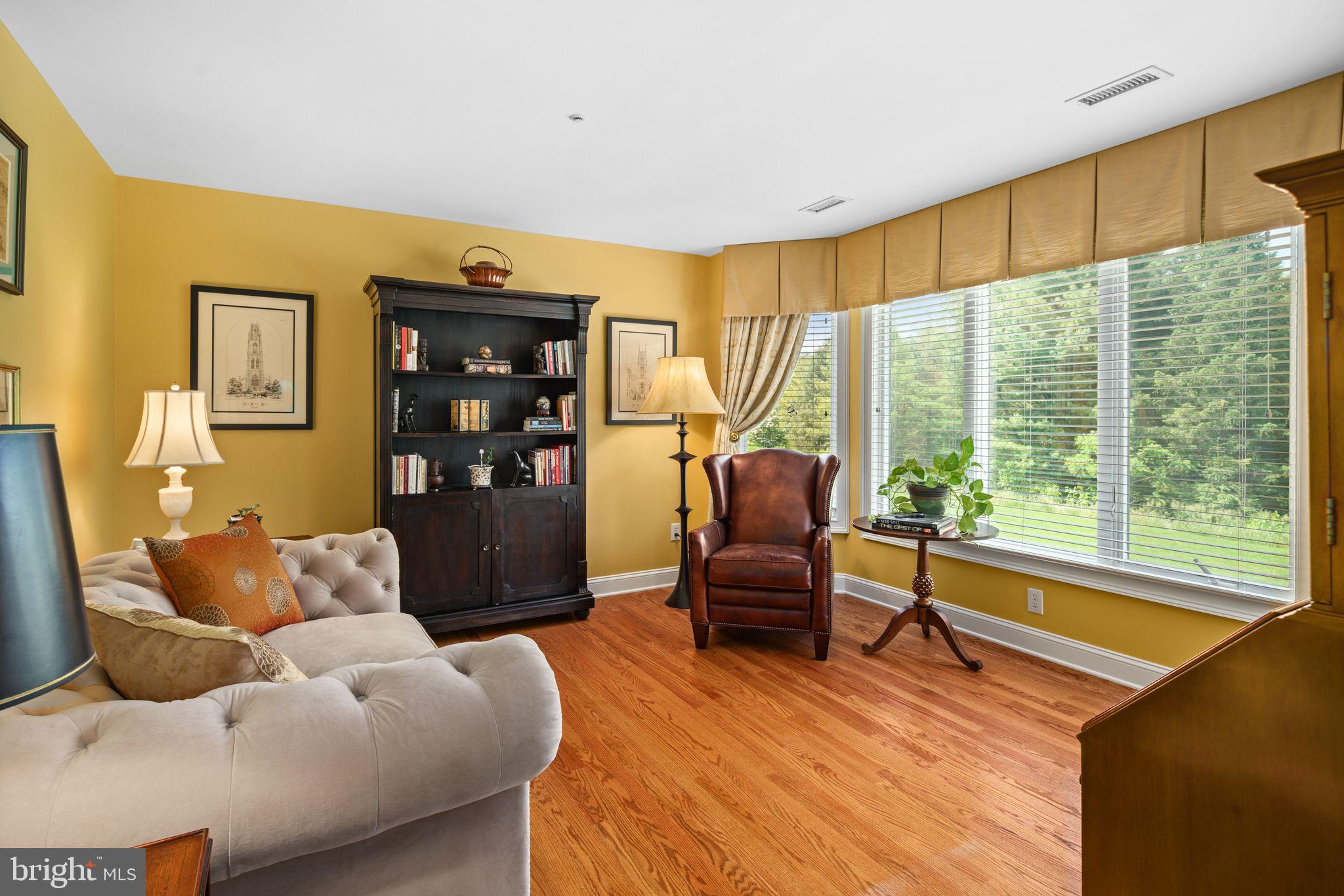 2209 Corson Ln