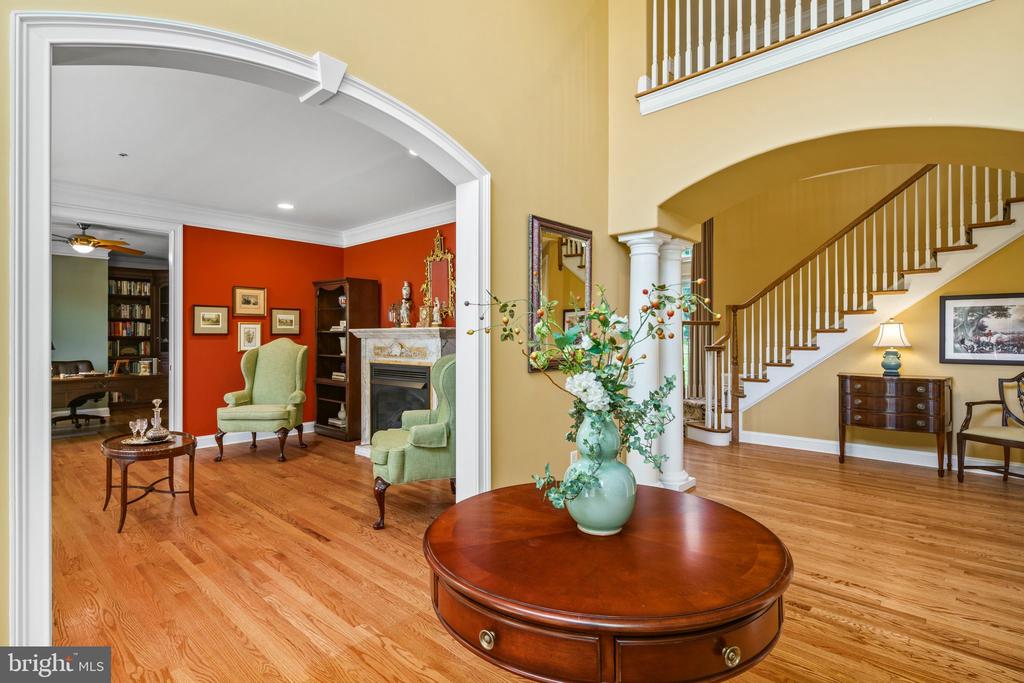 2209 Corson Ln