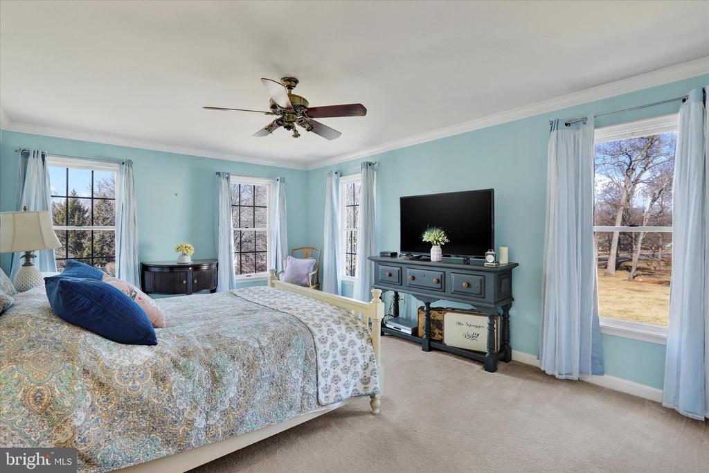 4615 Twinbrook Cir