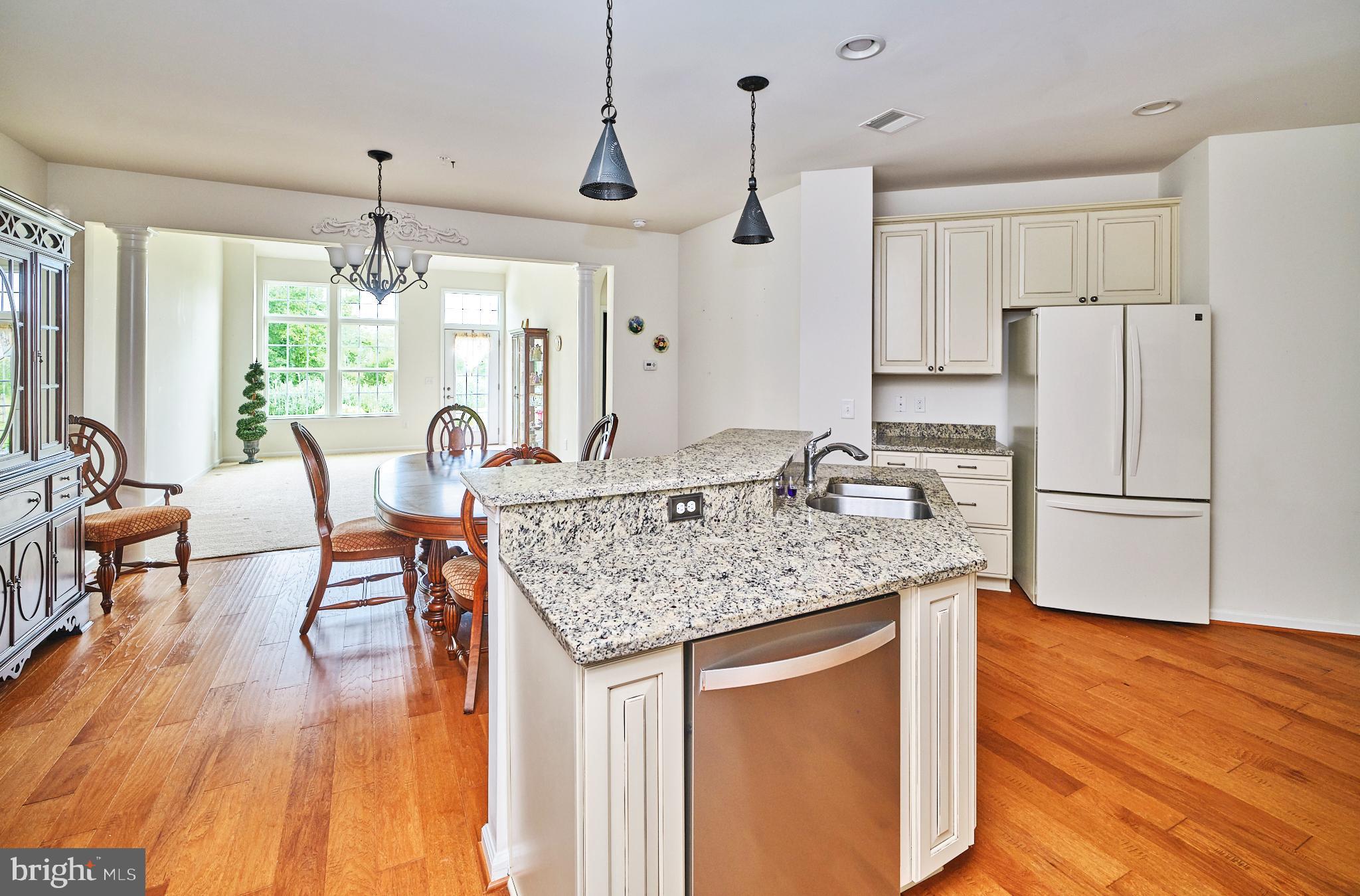 1047 Arbour Ln