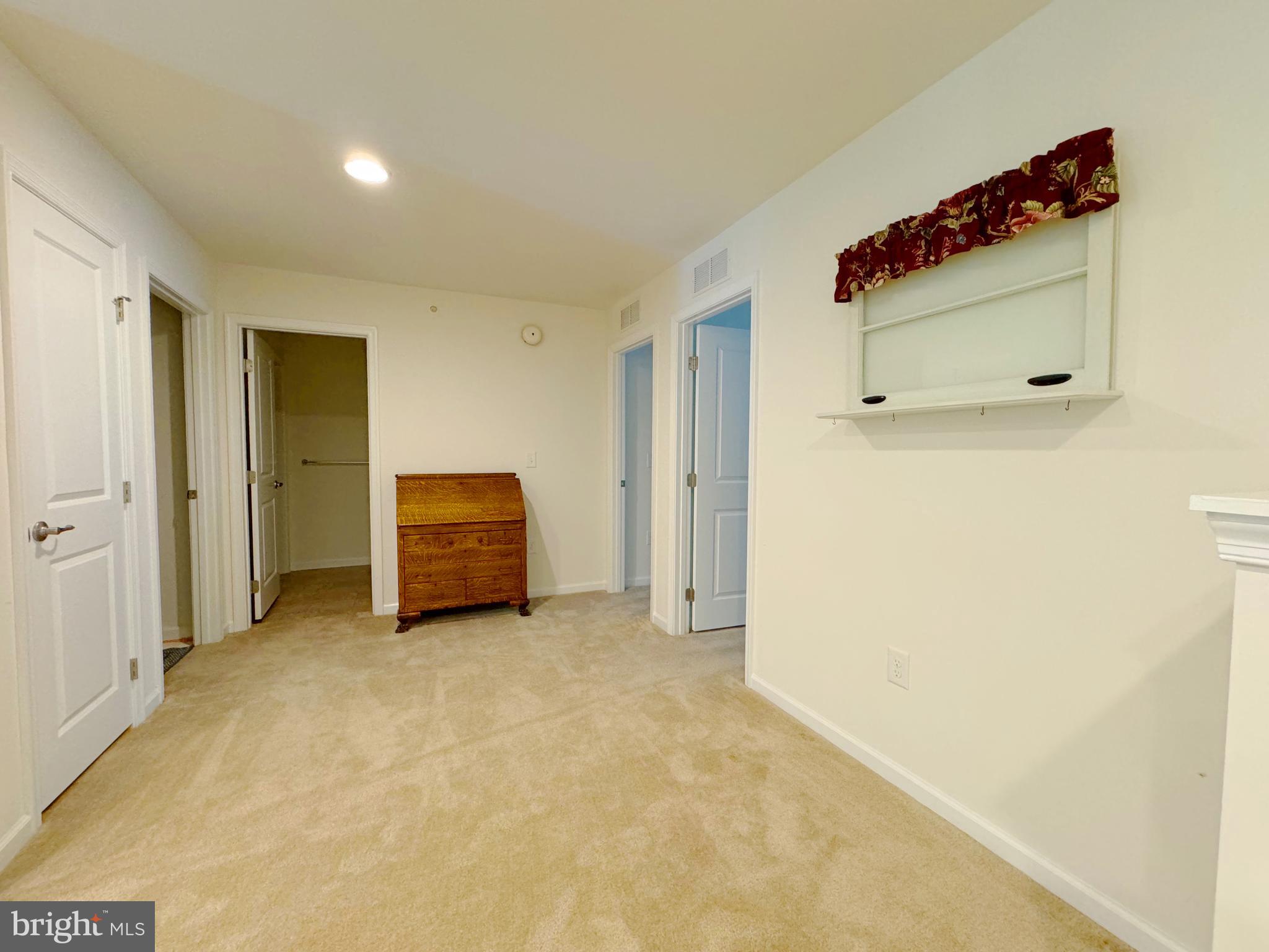 1047 Arbour Ln