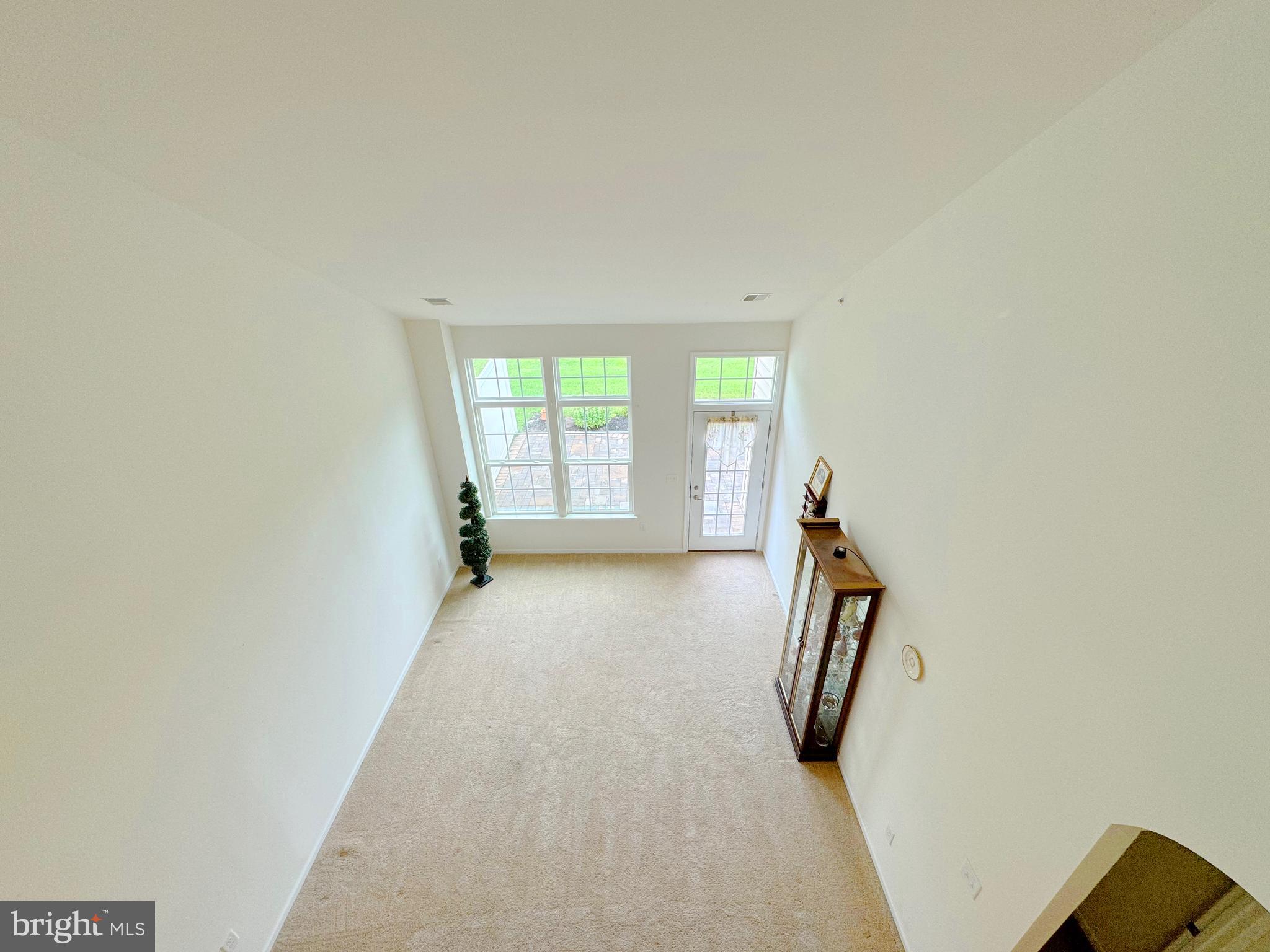 1047 Arbour Ln