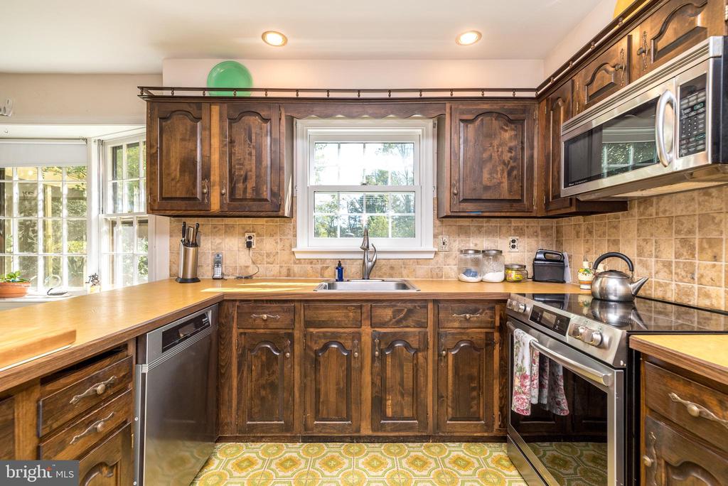 3045 Antler Dr
