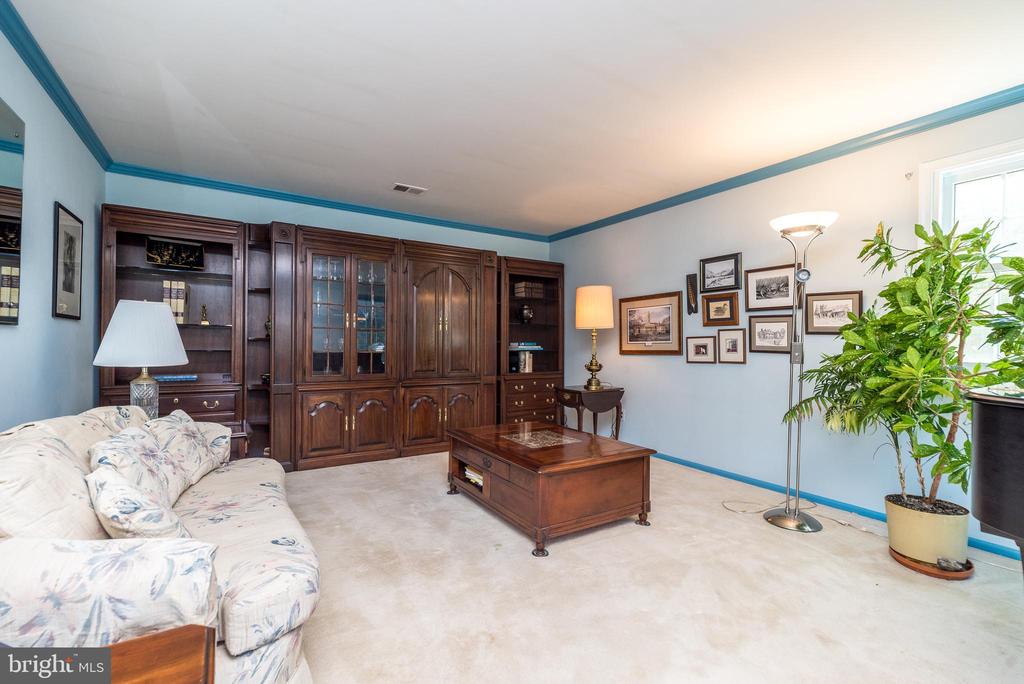 3045 Antler Dr