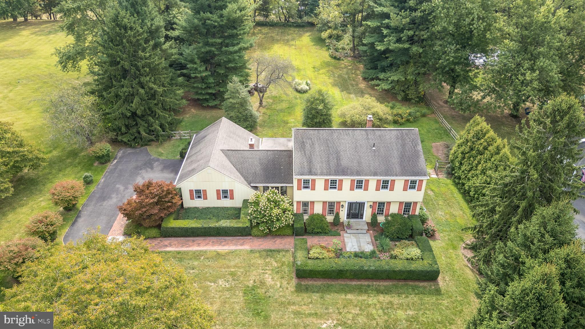 3045 Antler Dr