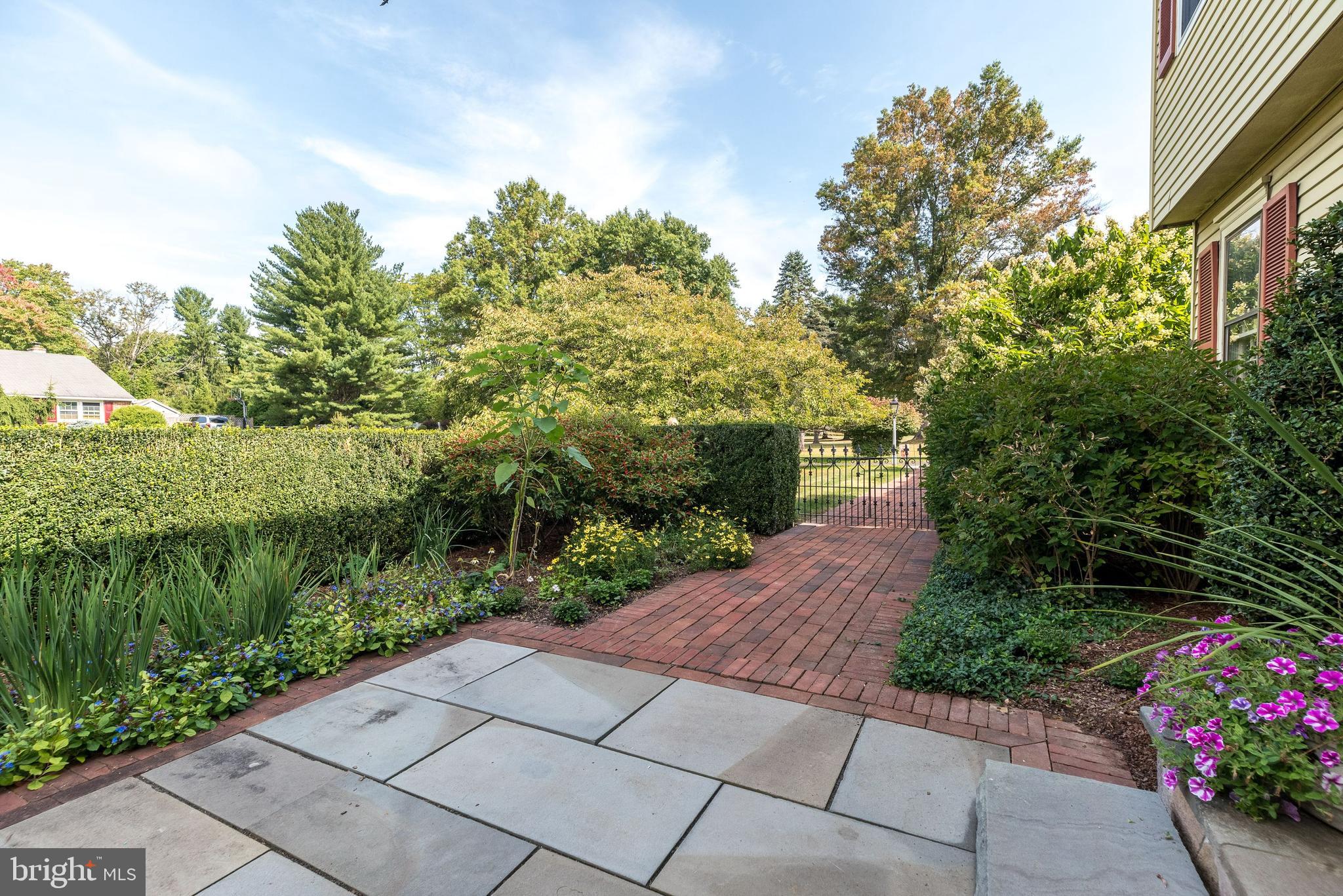 3045 Antler Dr