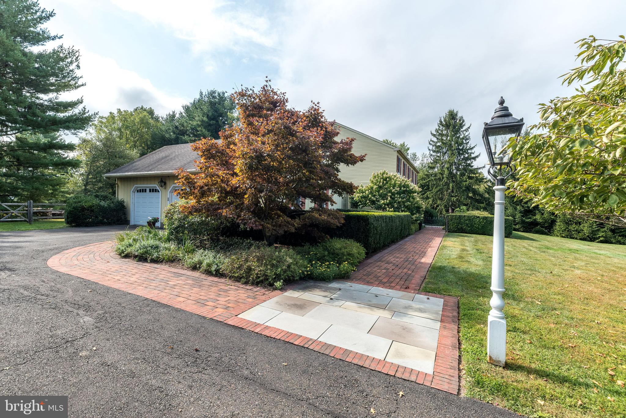 3045 Antler Dr