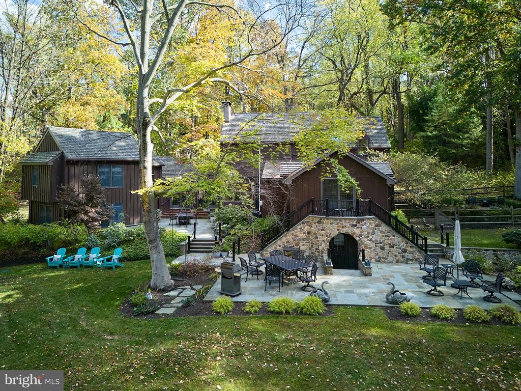 3515 Windy Bush Rd
