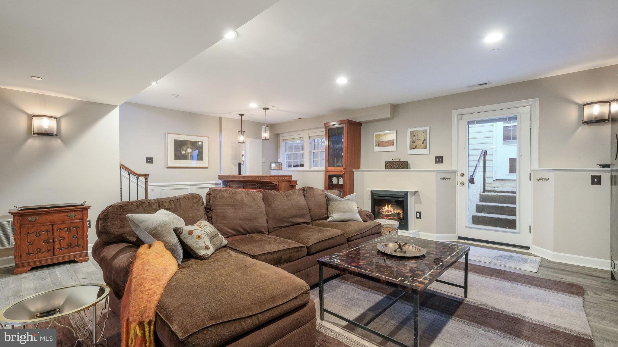 21 Doyle St