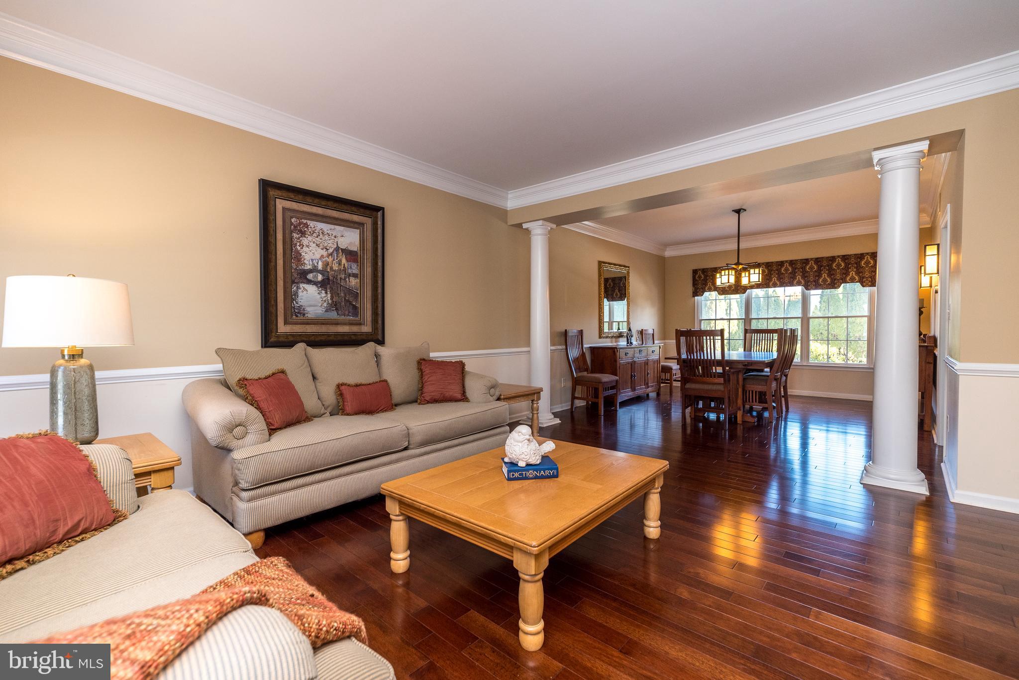 2277 Hedgerow Ln
