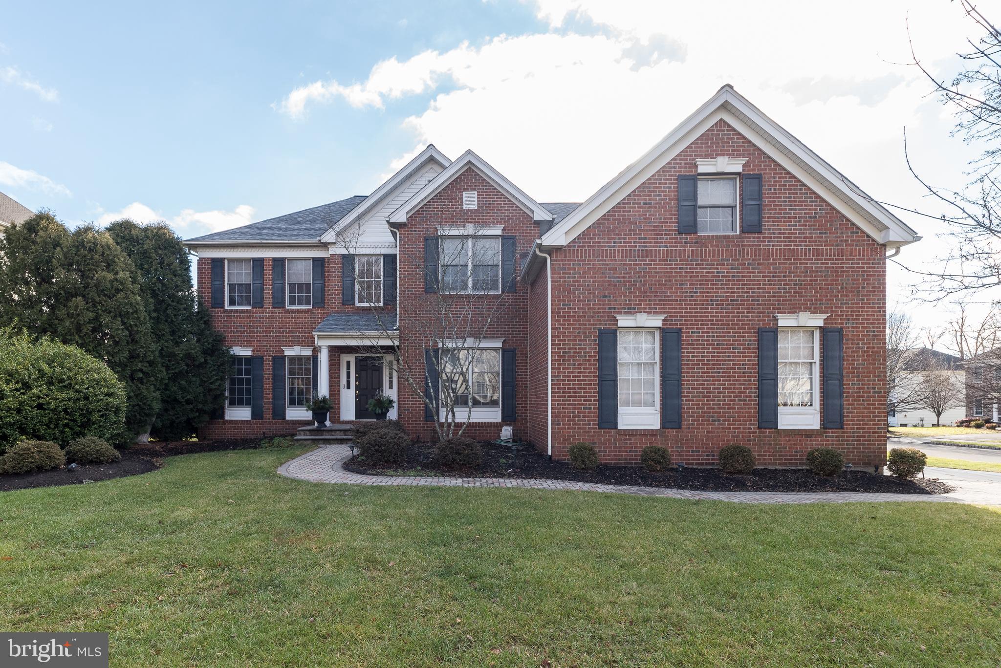 2277 Hedgerow Ln