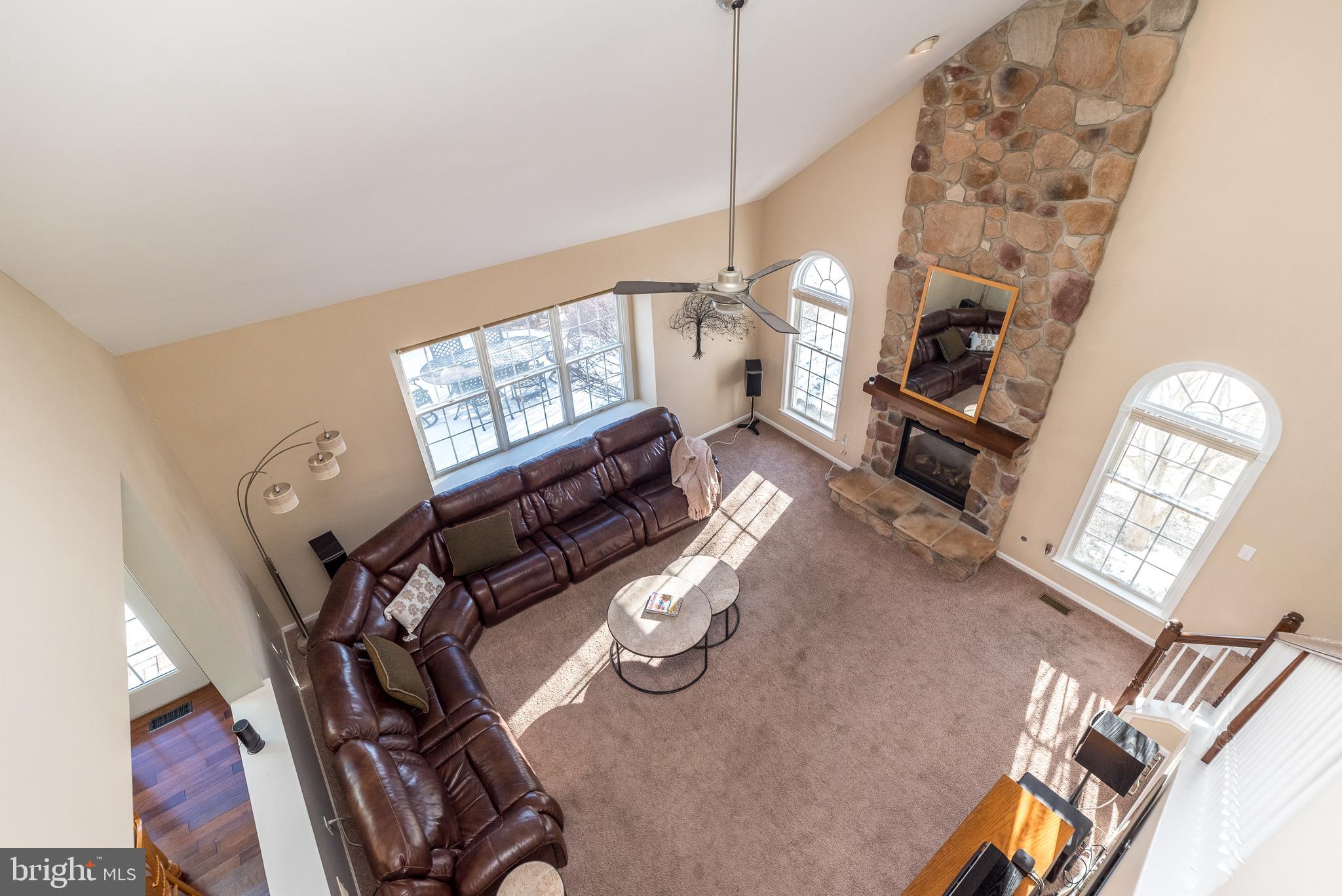2277 Hedgerow Ln