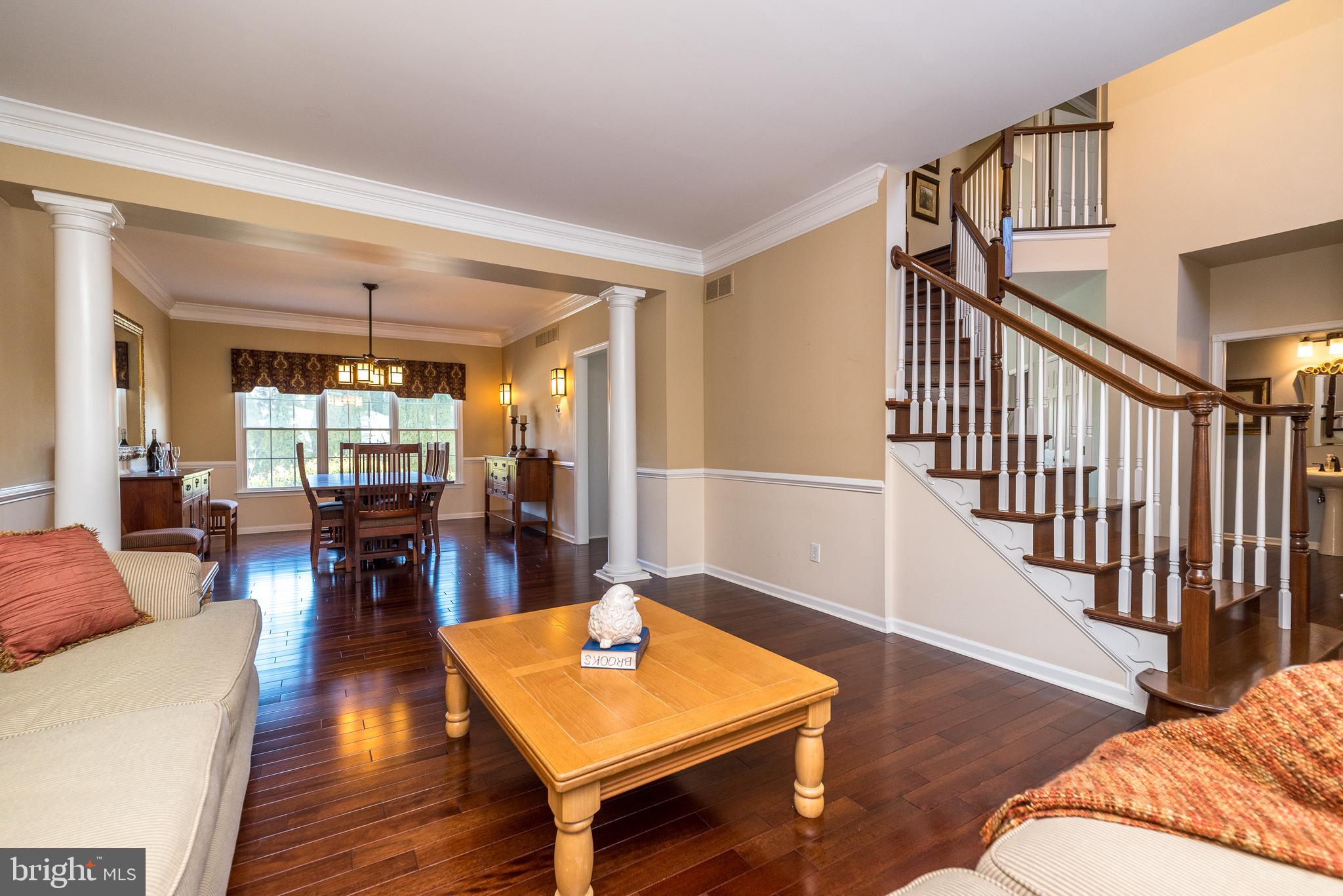 2277 Hedgerow Ln