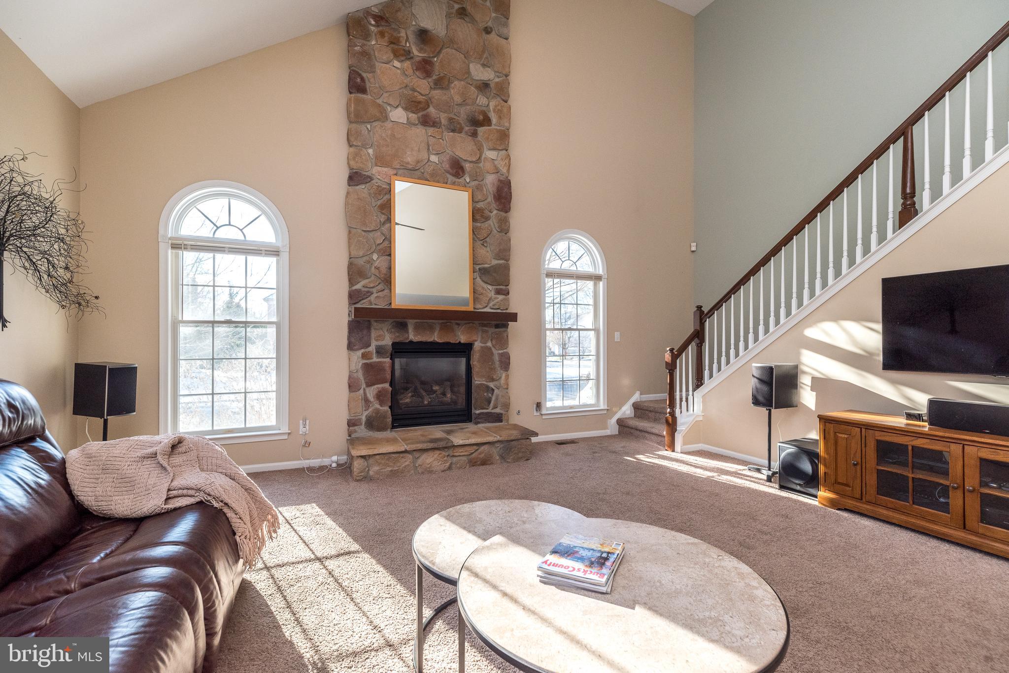 2277 Hedgerow Ln