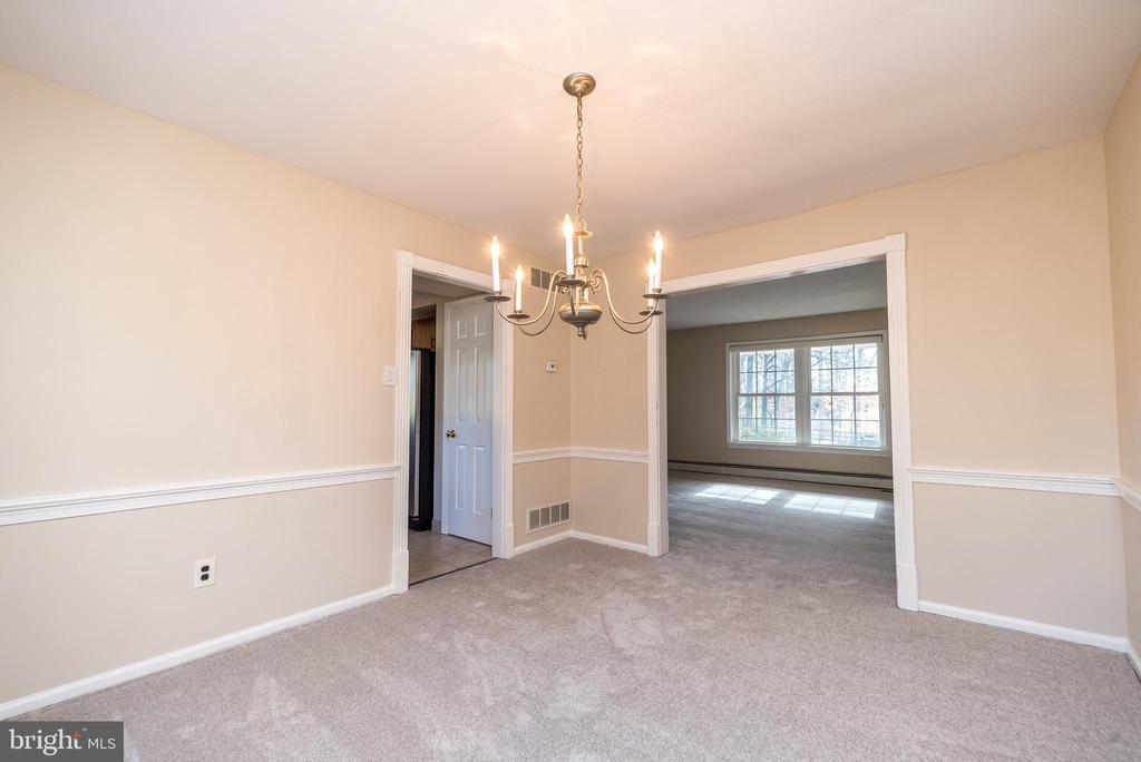 3187 April Ln