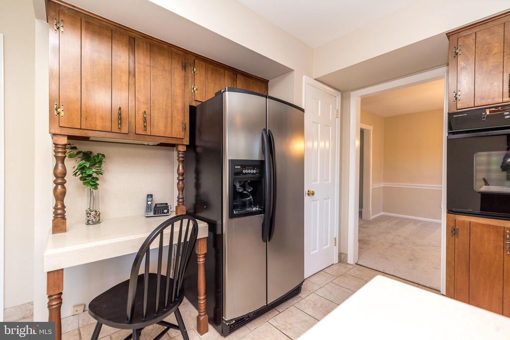 3187 April Ln