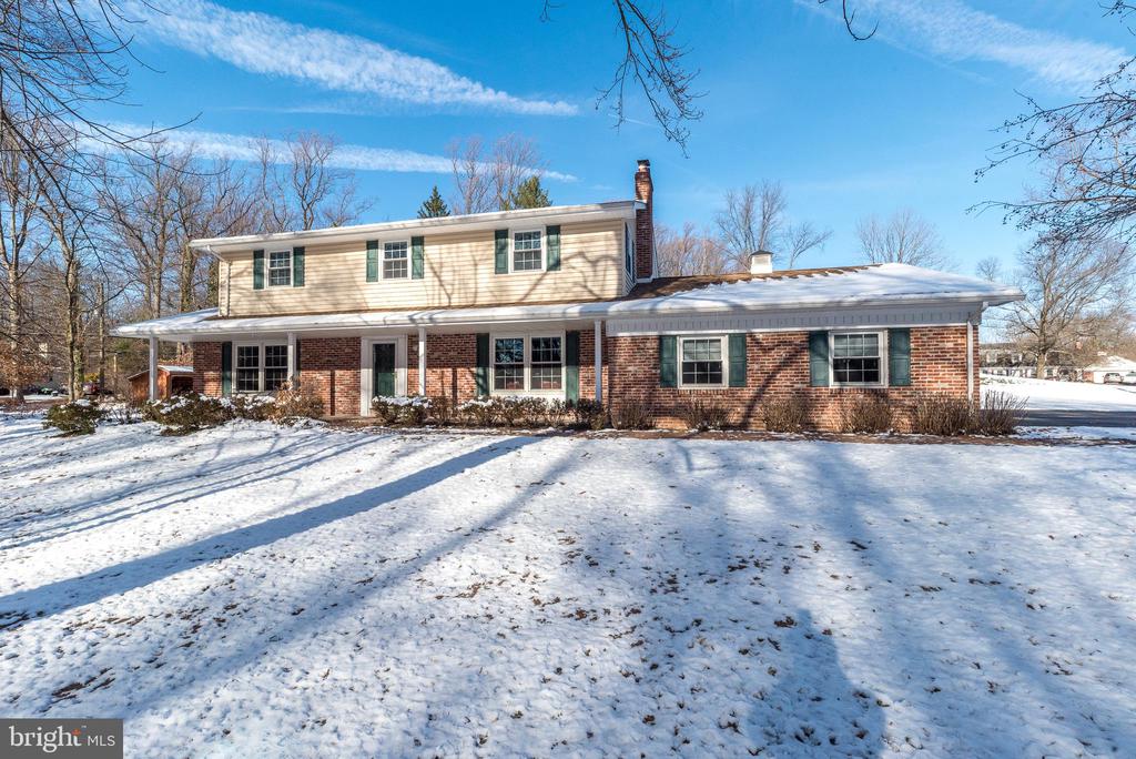 3187 April Ln