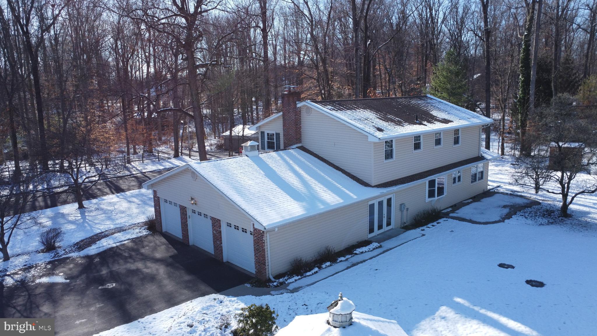 3187 April Ln