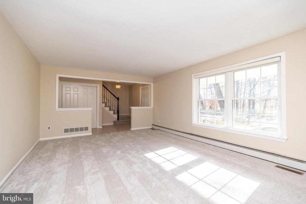 3187 April Ln