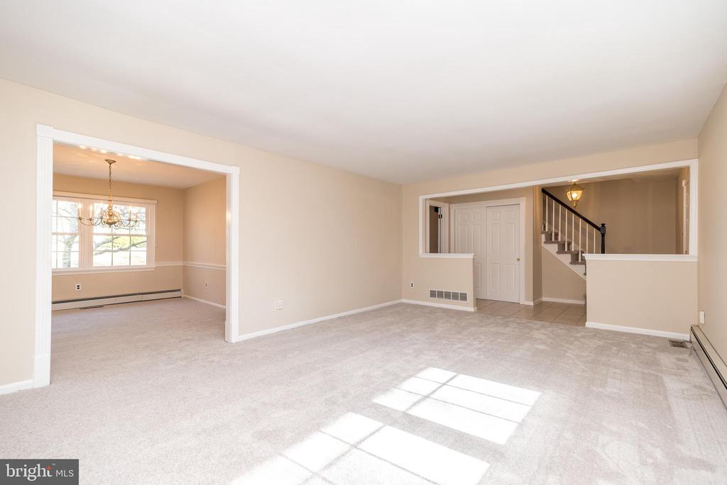 3187 April Ln