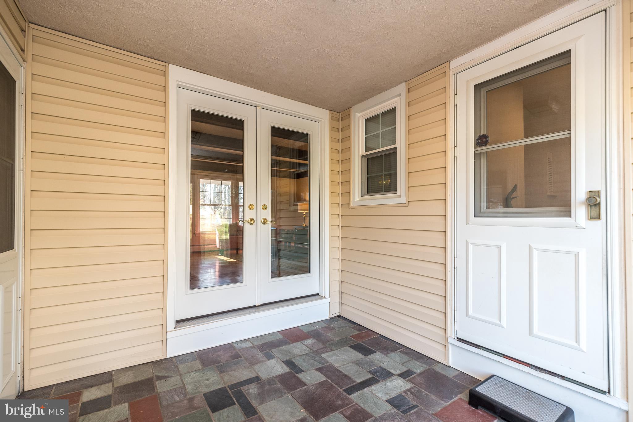 3187 April Ln