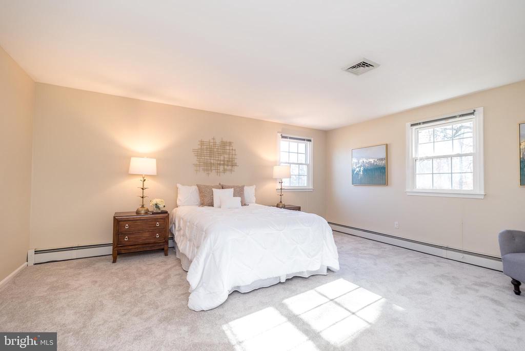 3187 April Ln