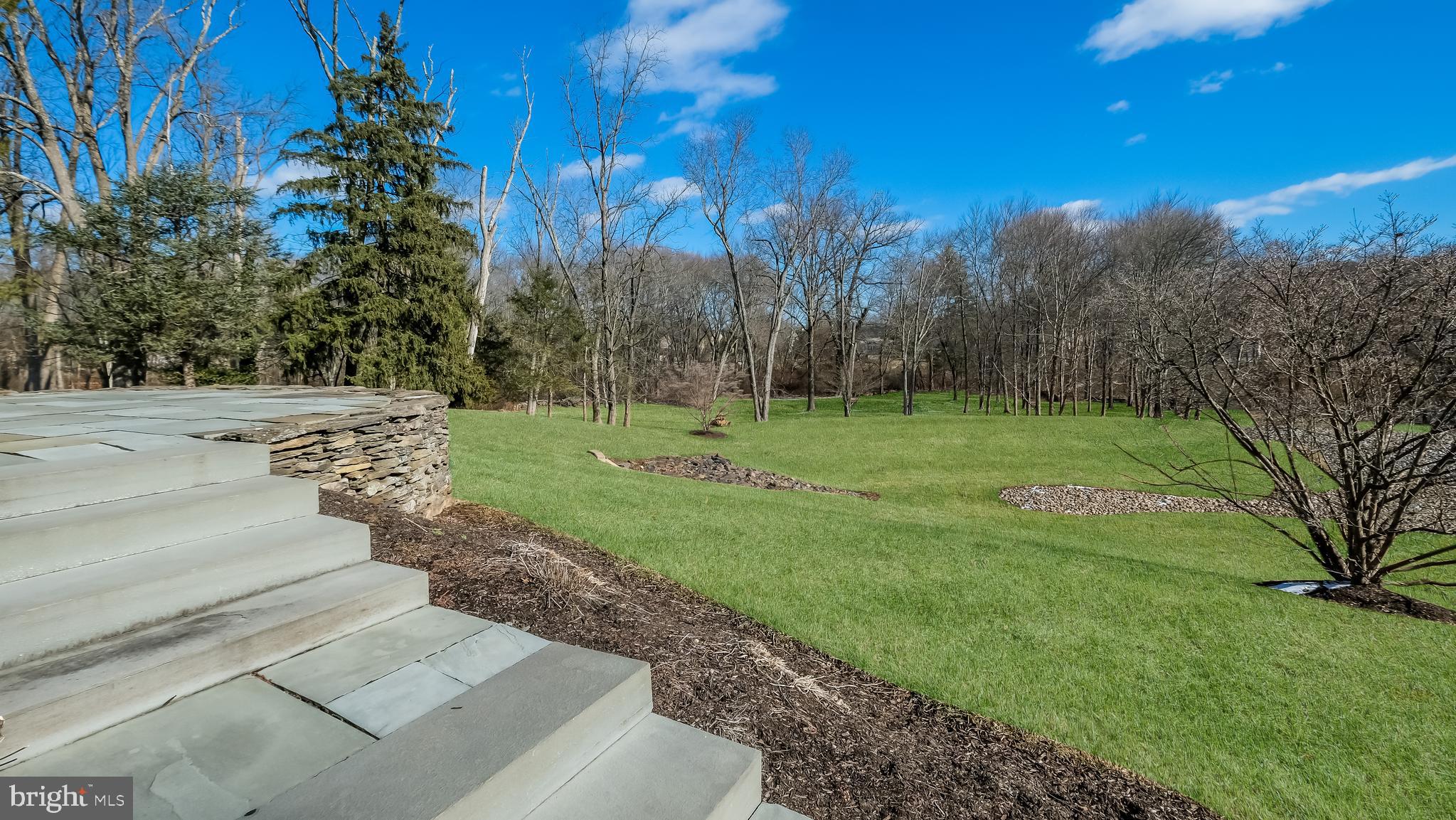 12 Garden Path