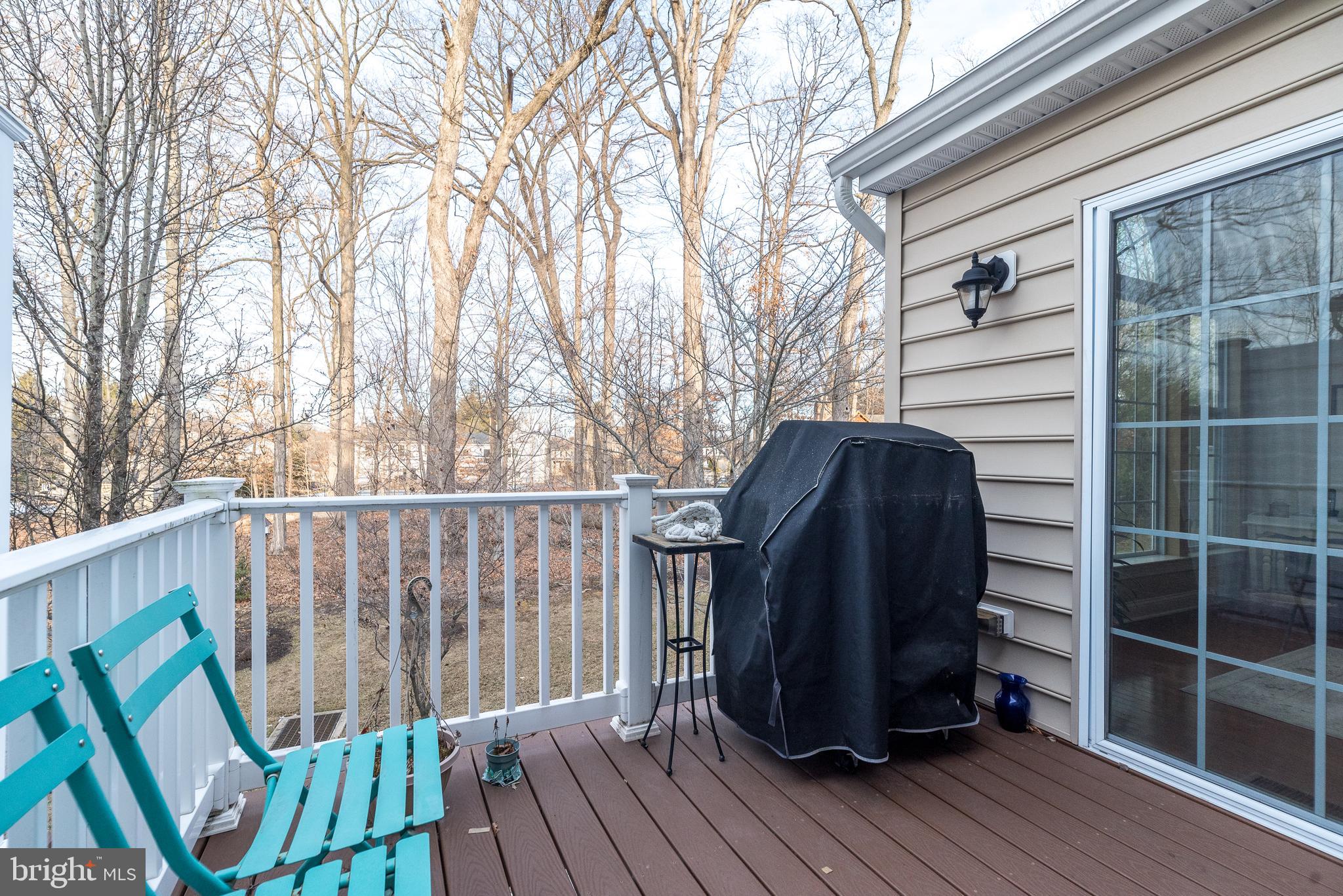 319 Oxford Ln