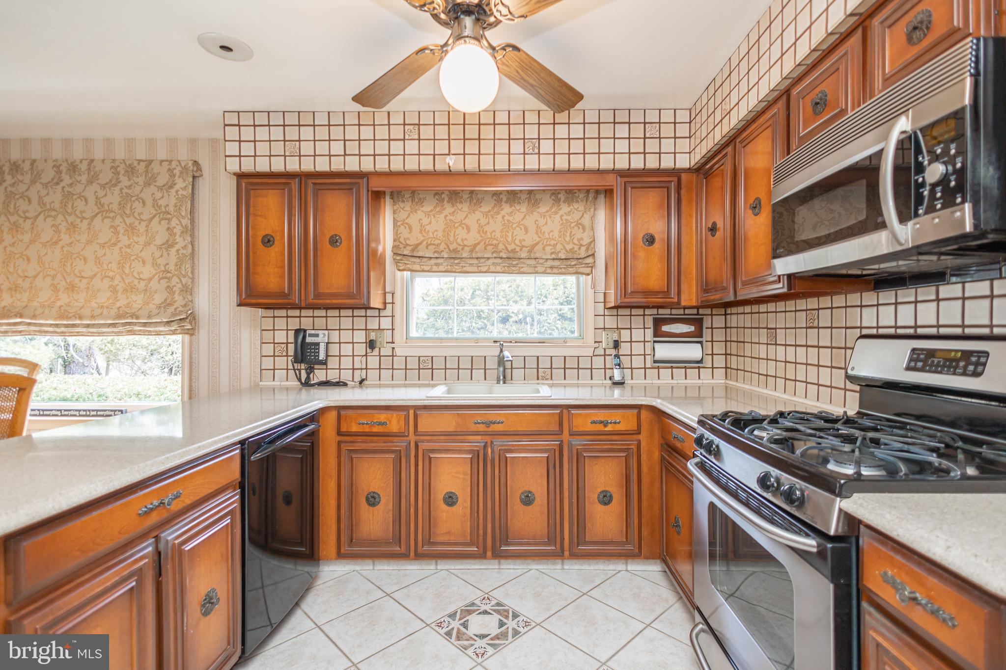 16 Brookside Dr
