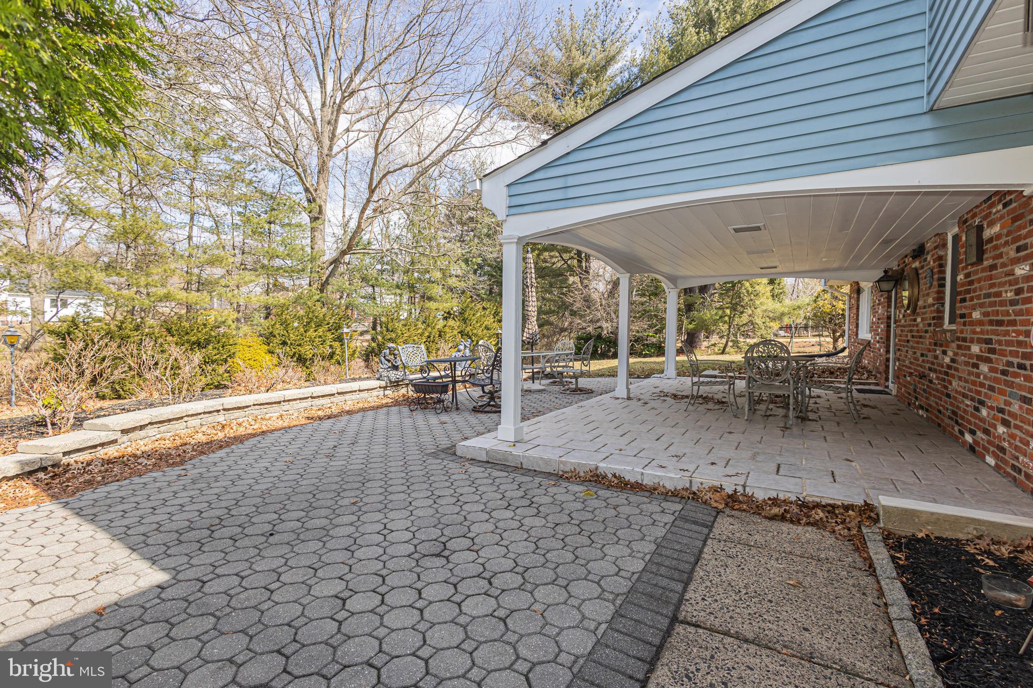 16 Brookside Dr
