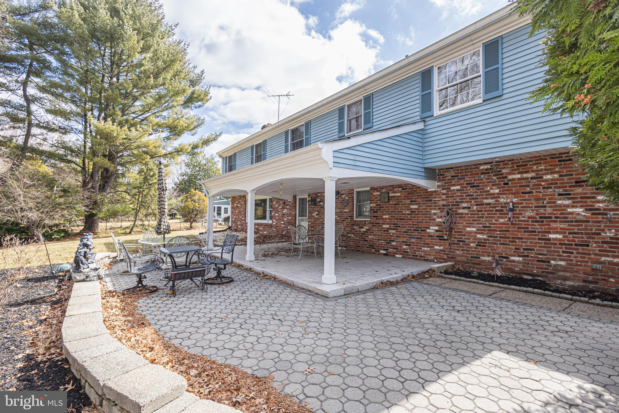 16 Brookside Dr