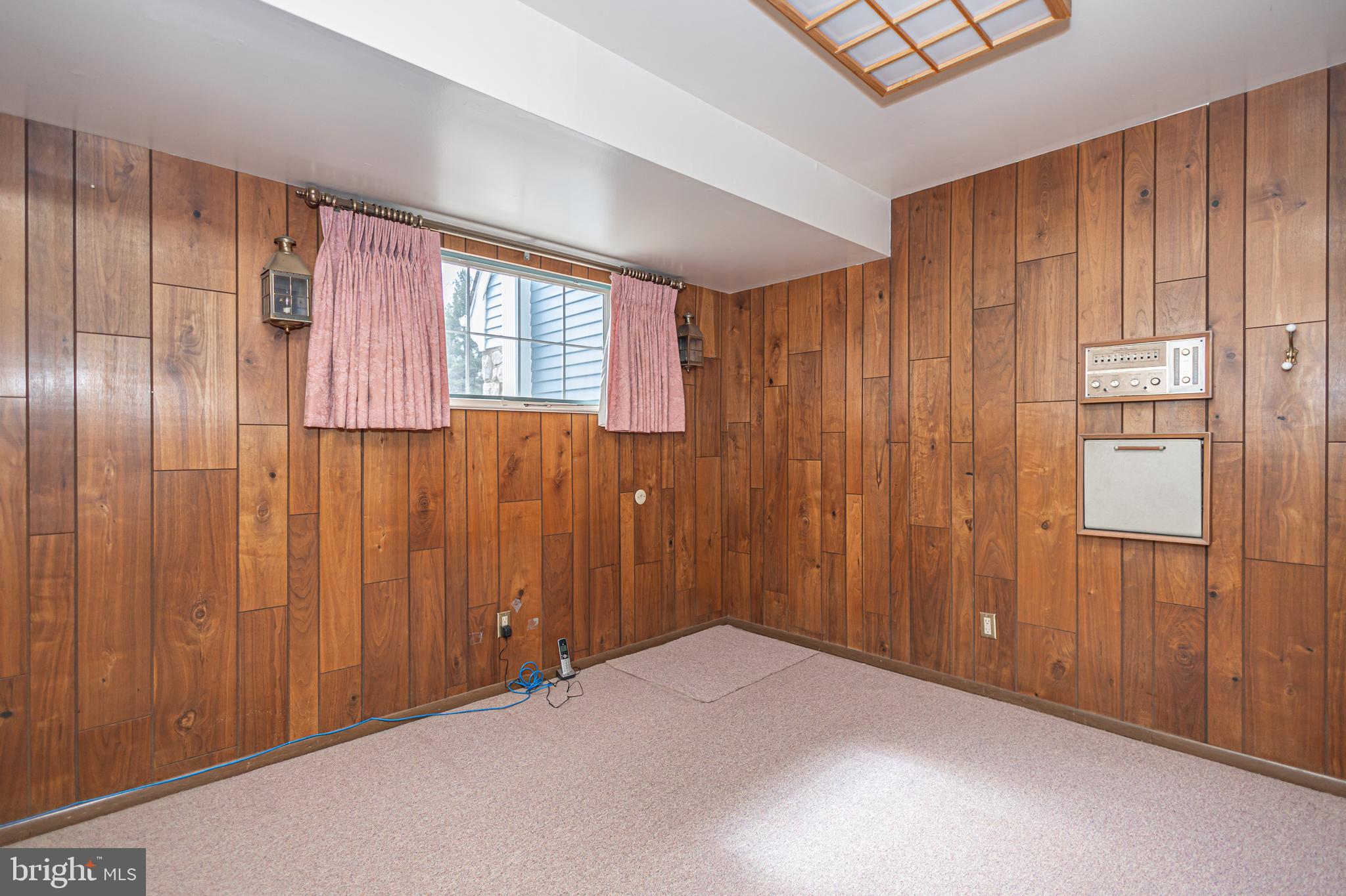 16 Brookside Dr