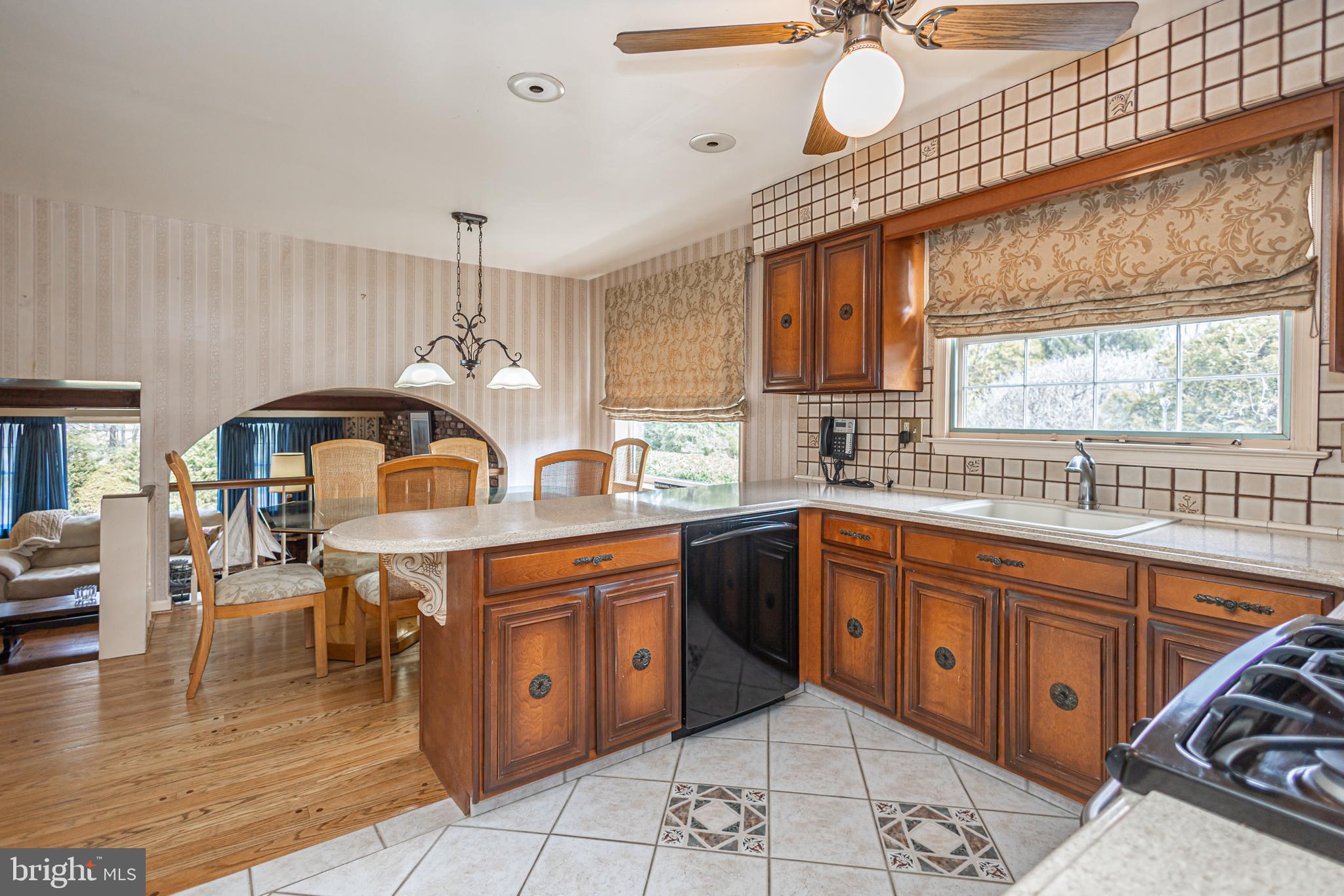 16 Brookside Dr