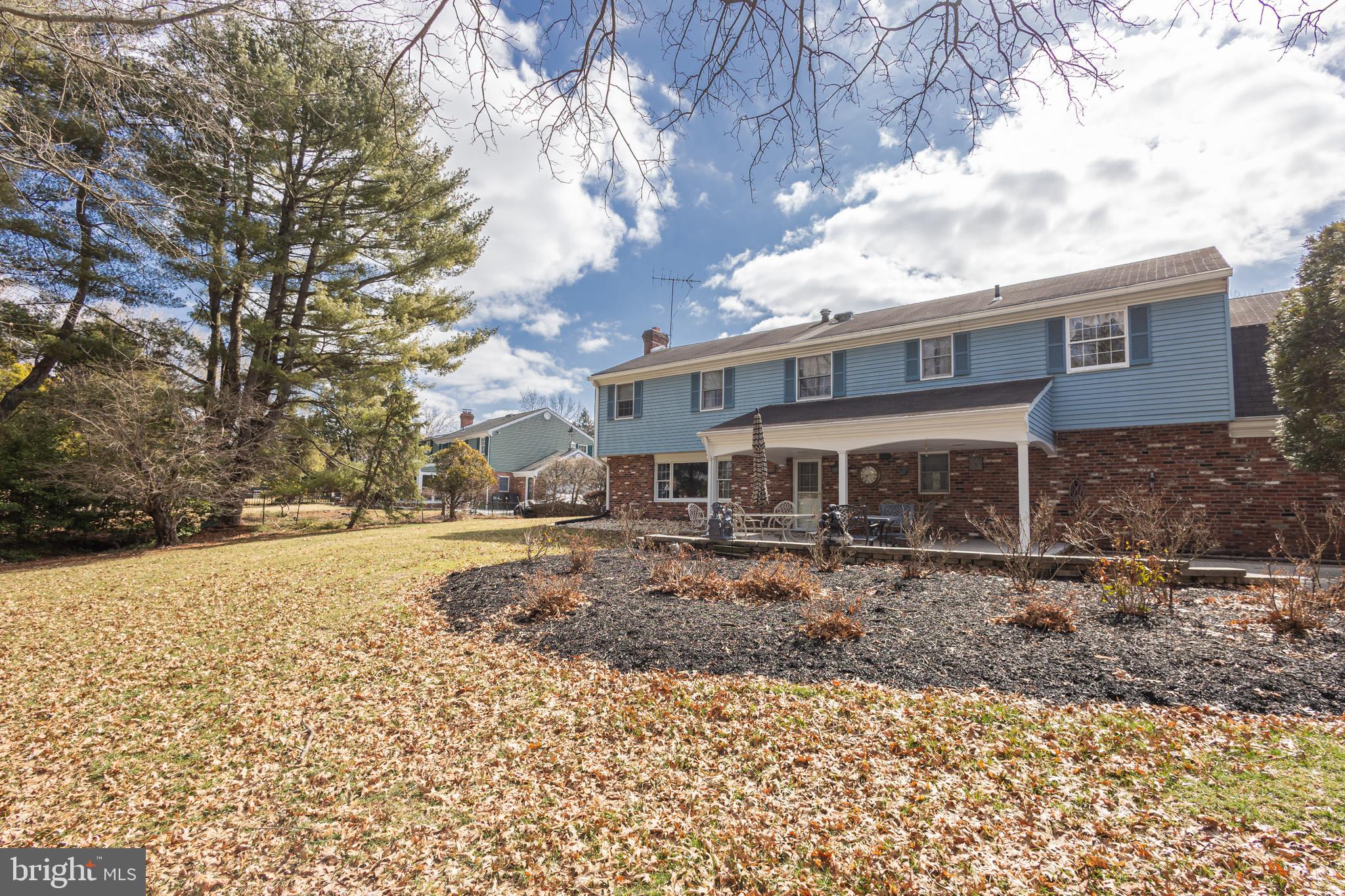 16 Brookside Dr