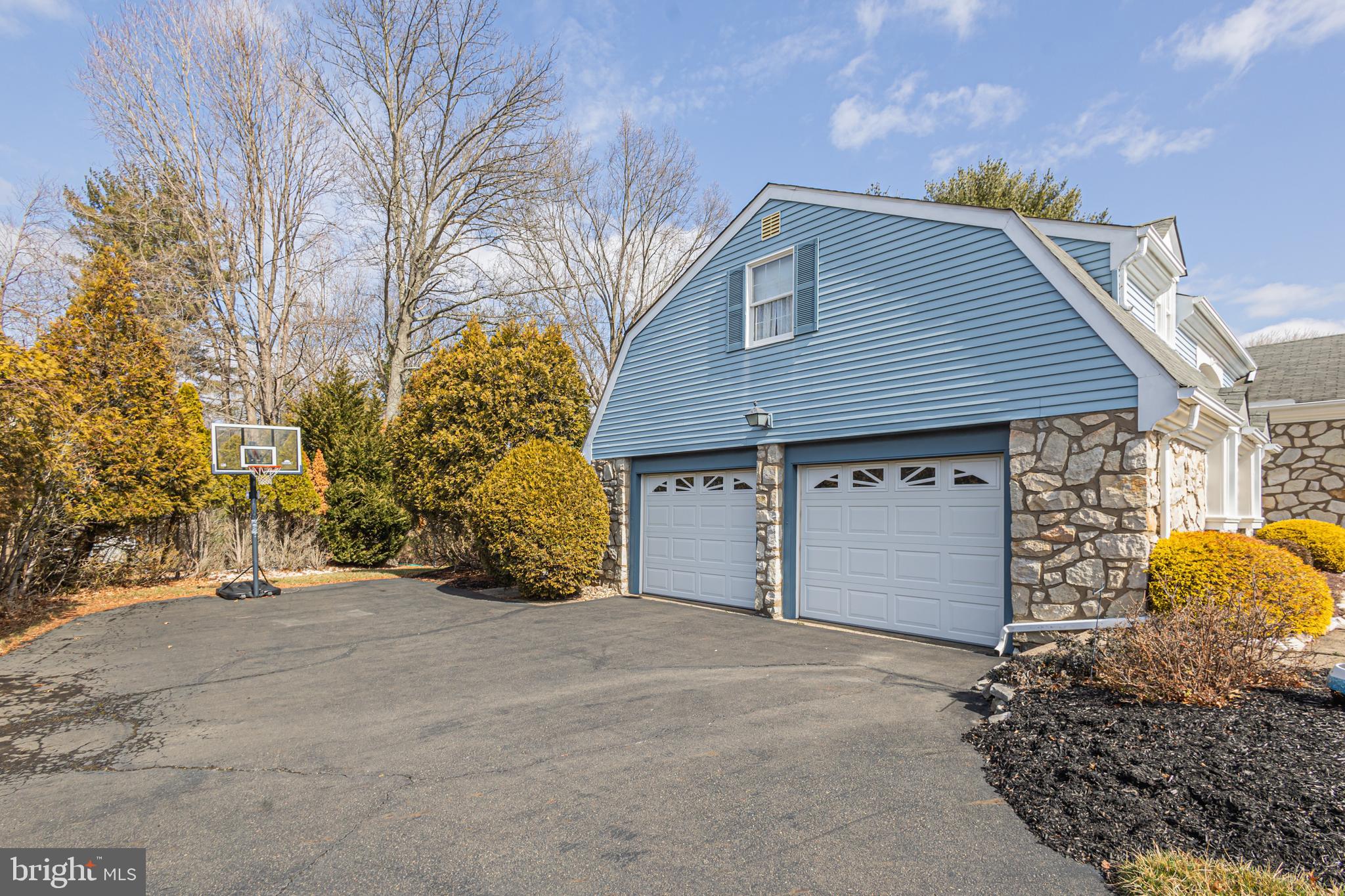 16 Brookside Dr