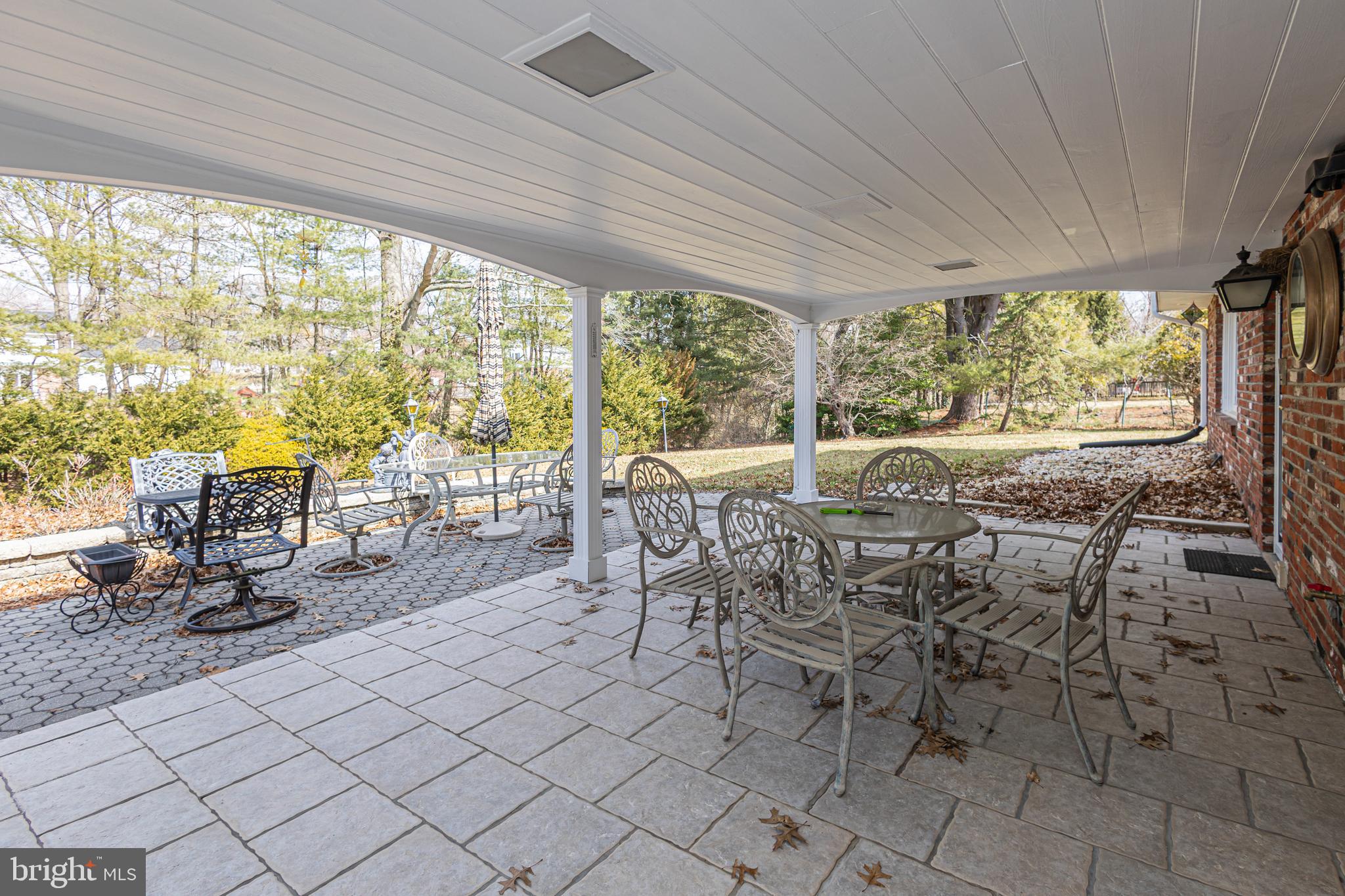16 Brookside Dr
