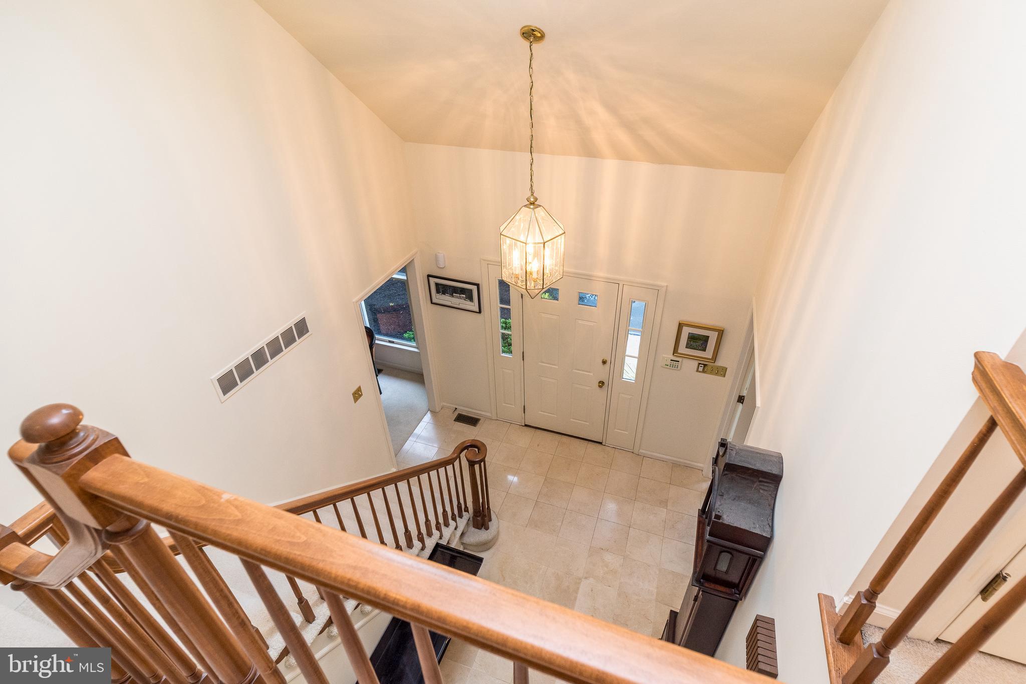 10 Paddock Dr