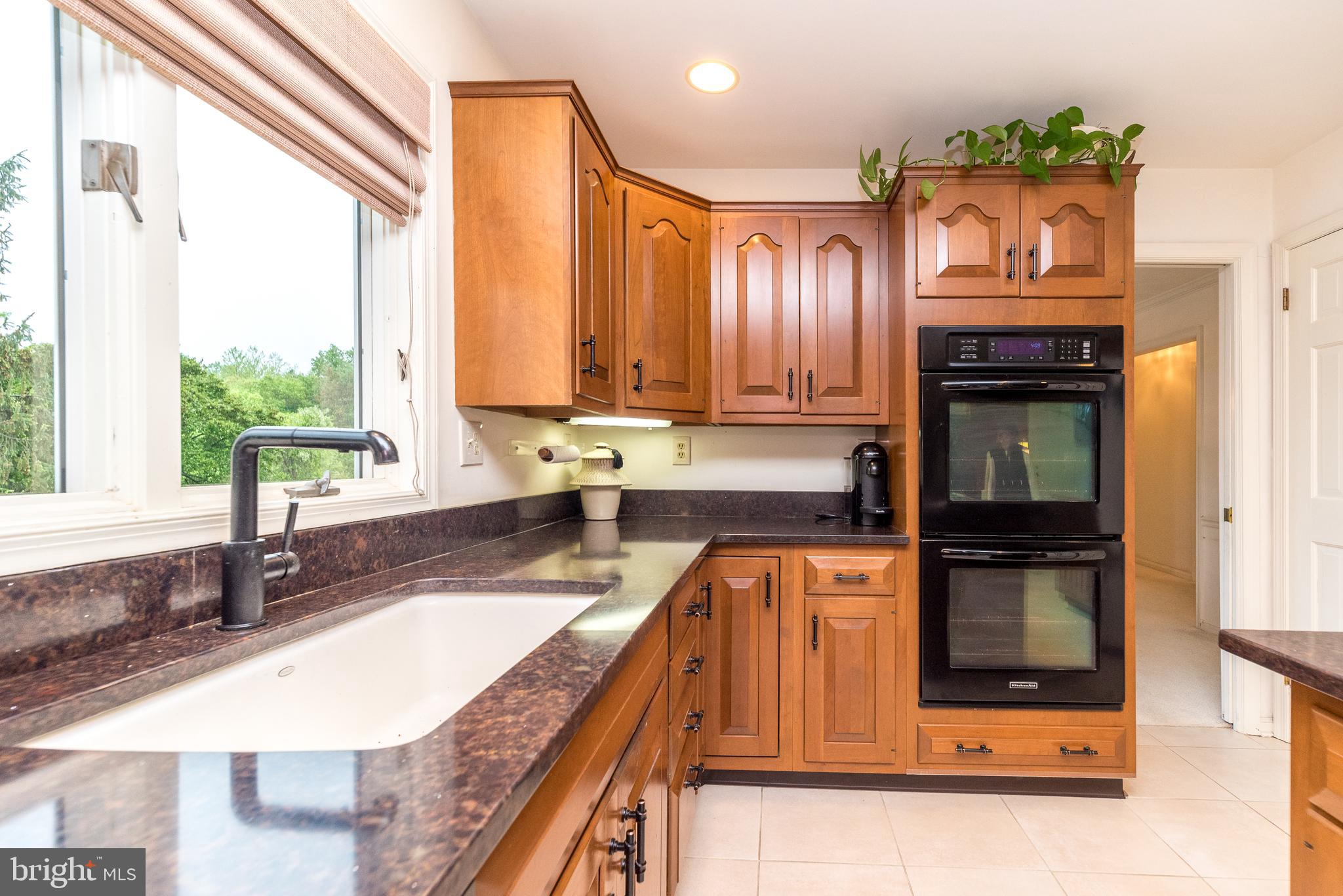 10 Paddock Dr